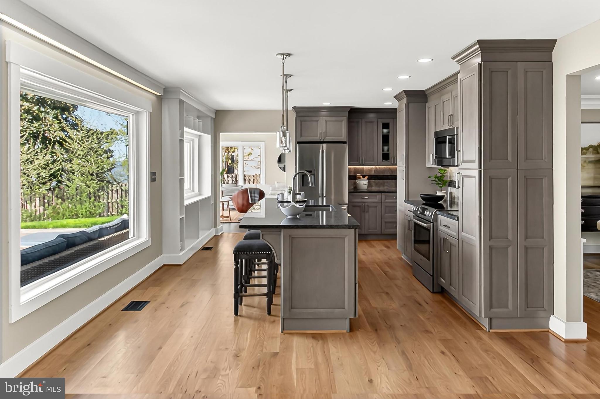 HALLOWING POINT RIVER ESTATES - Residential