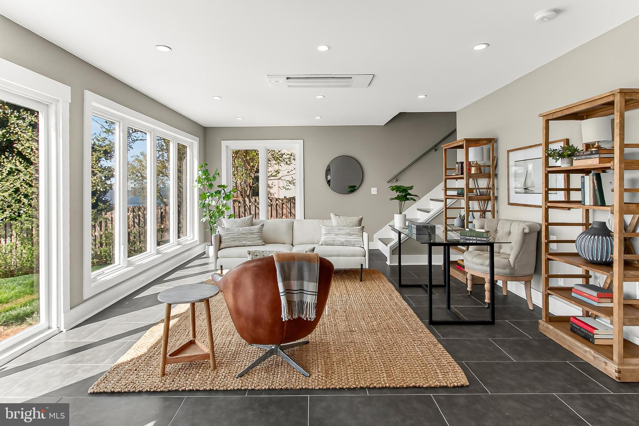 HALLOWING POINT RIVER ESTATES - Residential