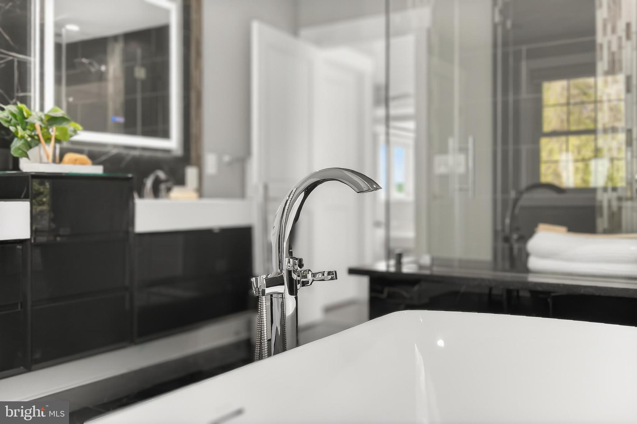 HALLOWING POINT RIVER ESTATES - Residential