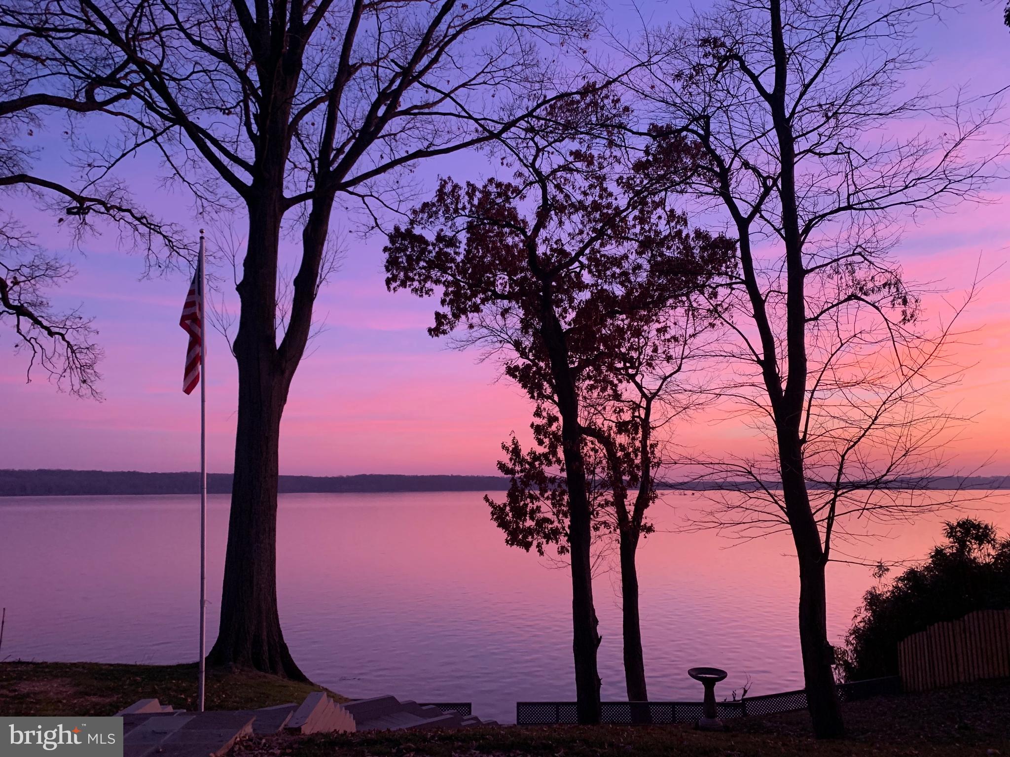 HALLOWING POINT RIVER ESTATES - Residential