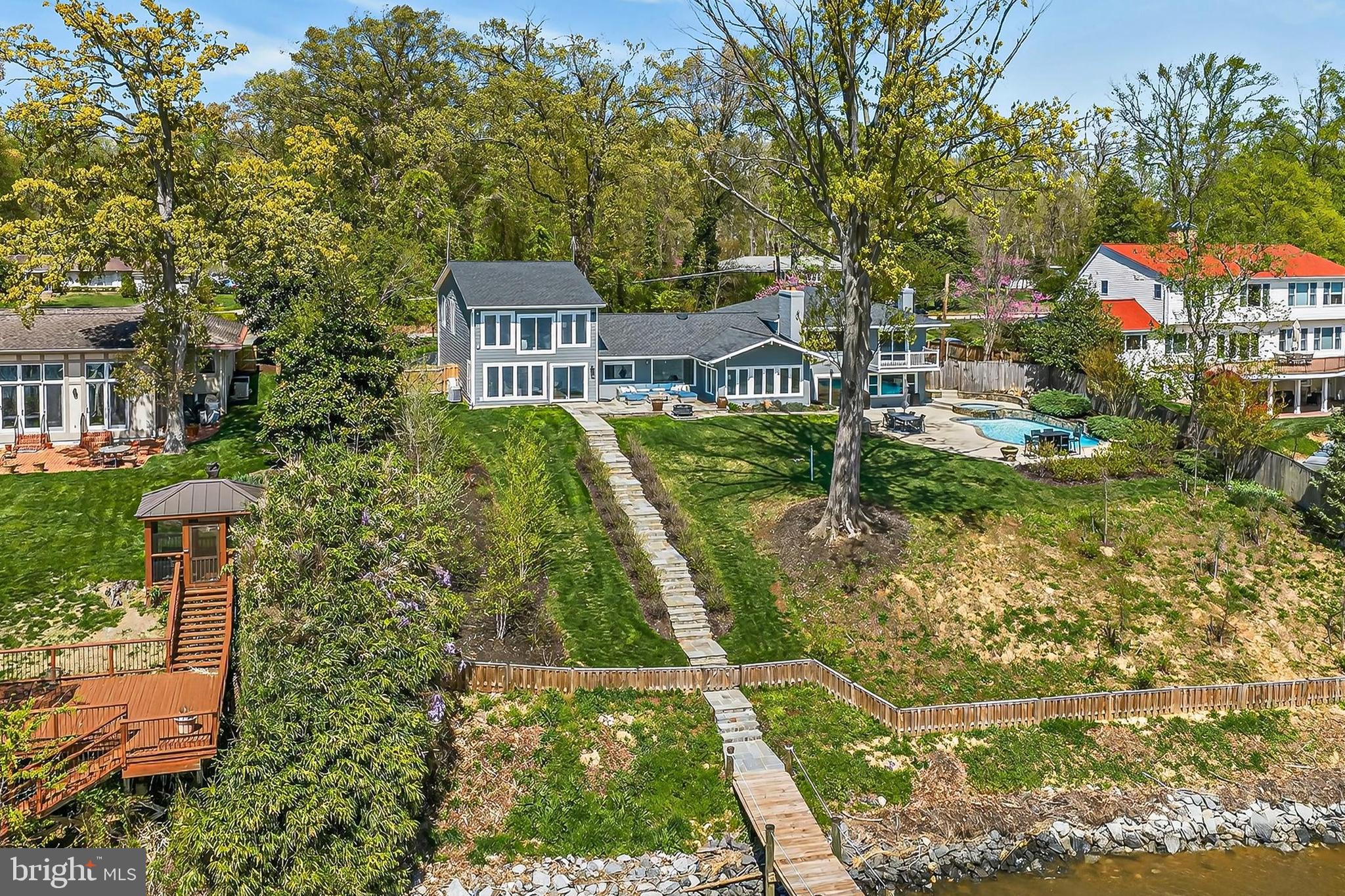 HALLOWING POINT RIVER ESTATES - Residential