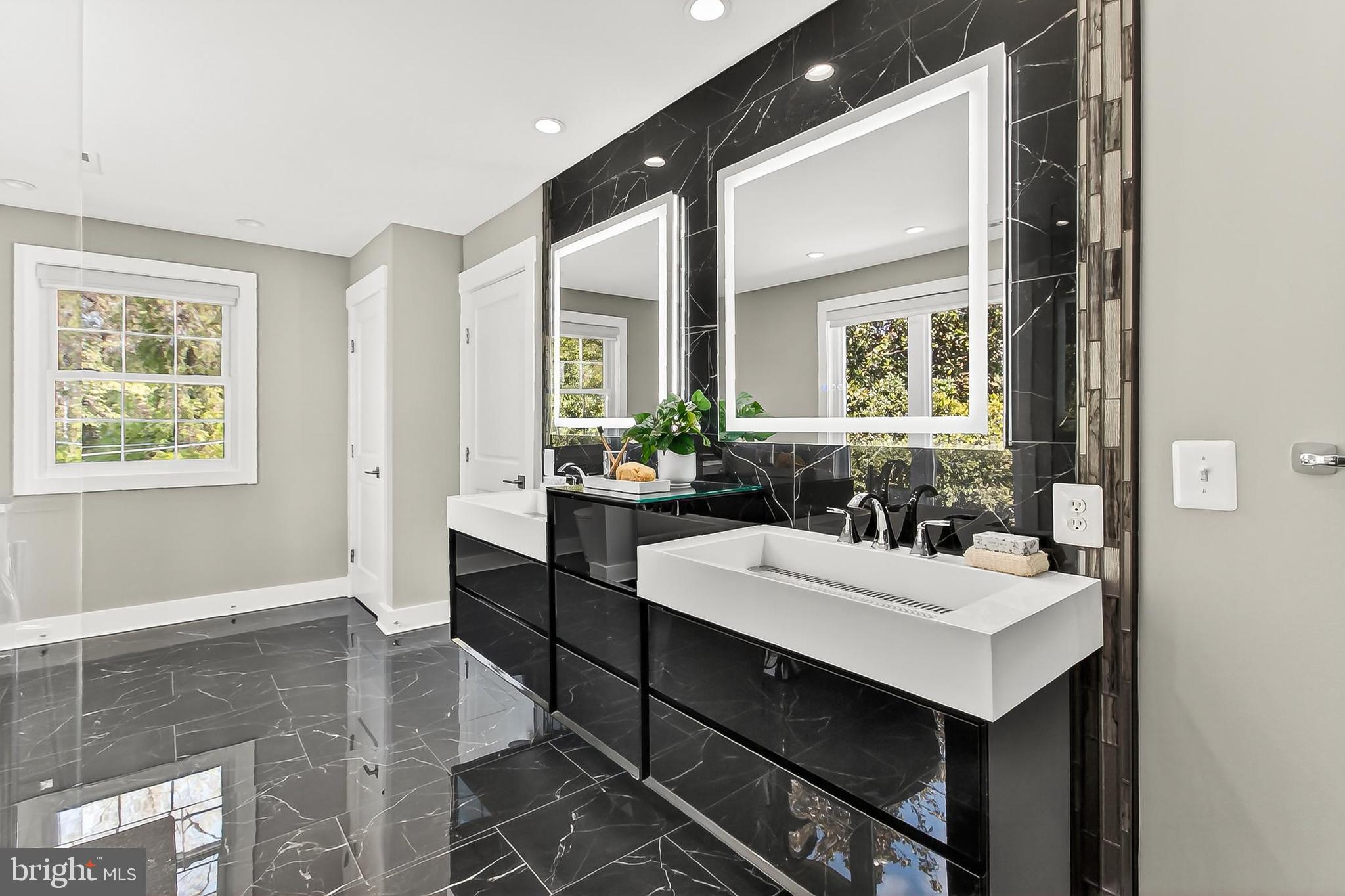 HALLOWING POINT RIVER ESTATES - Residential