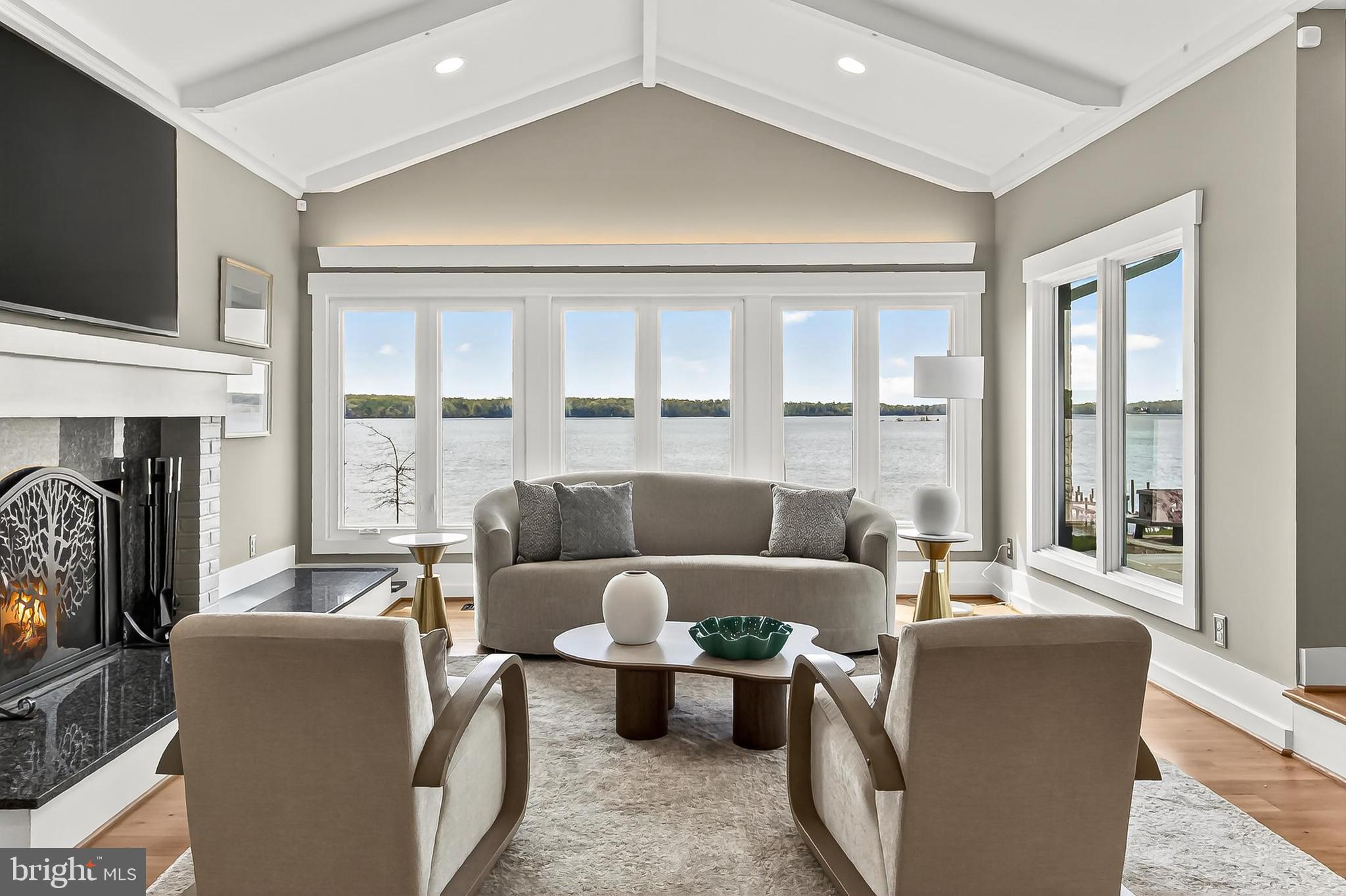 HALLOWING POINT RIVER ESTATES - Residential