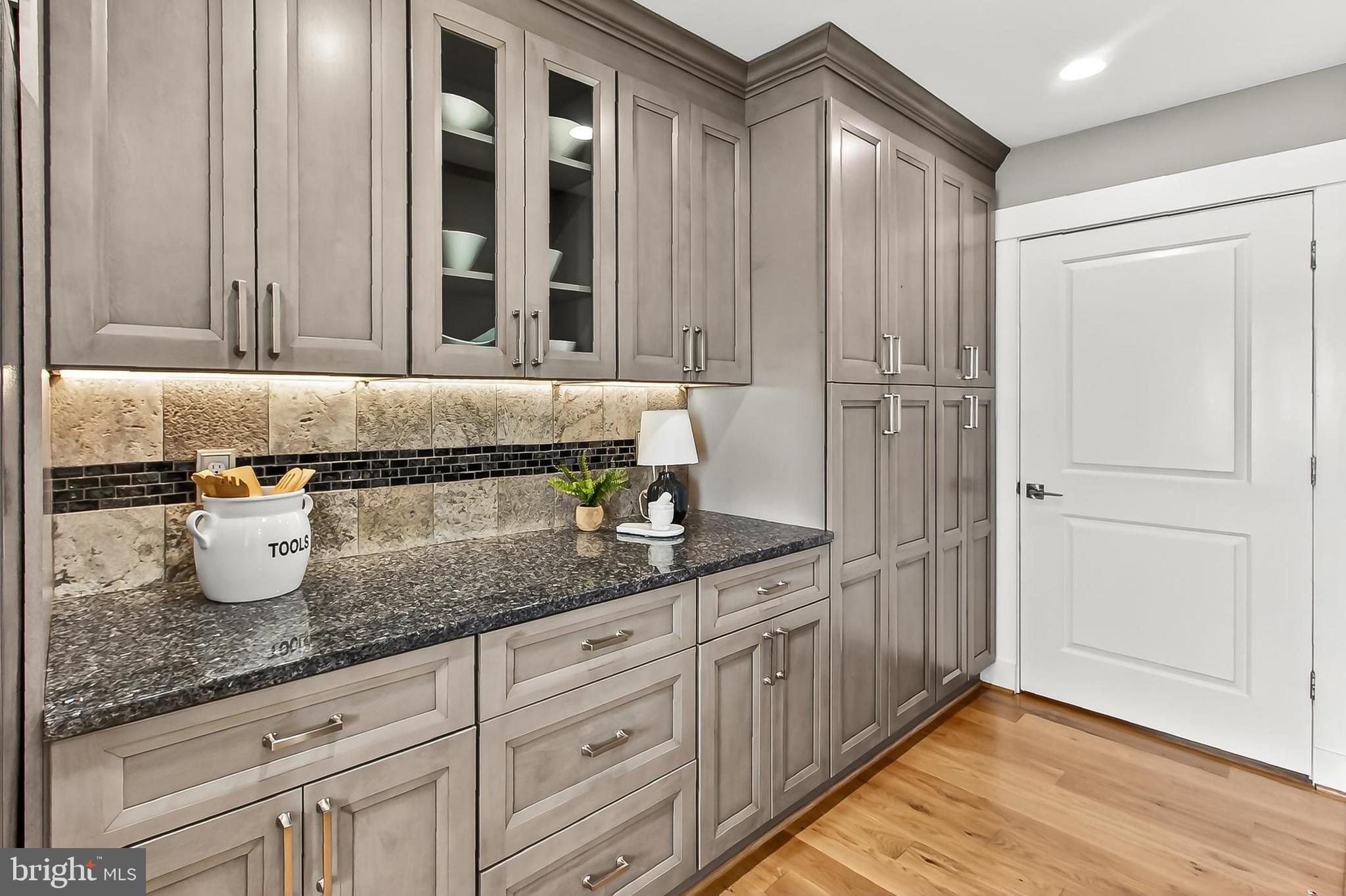 HALLOWING POINT RIVER ESTATES - Residential