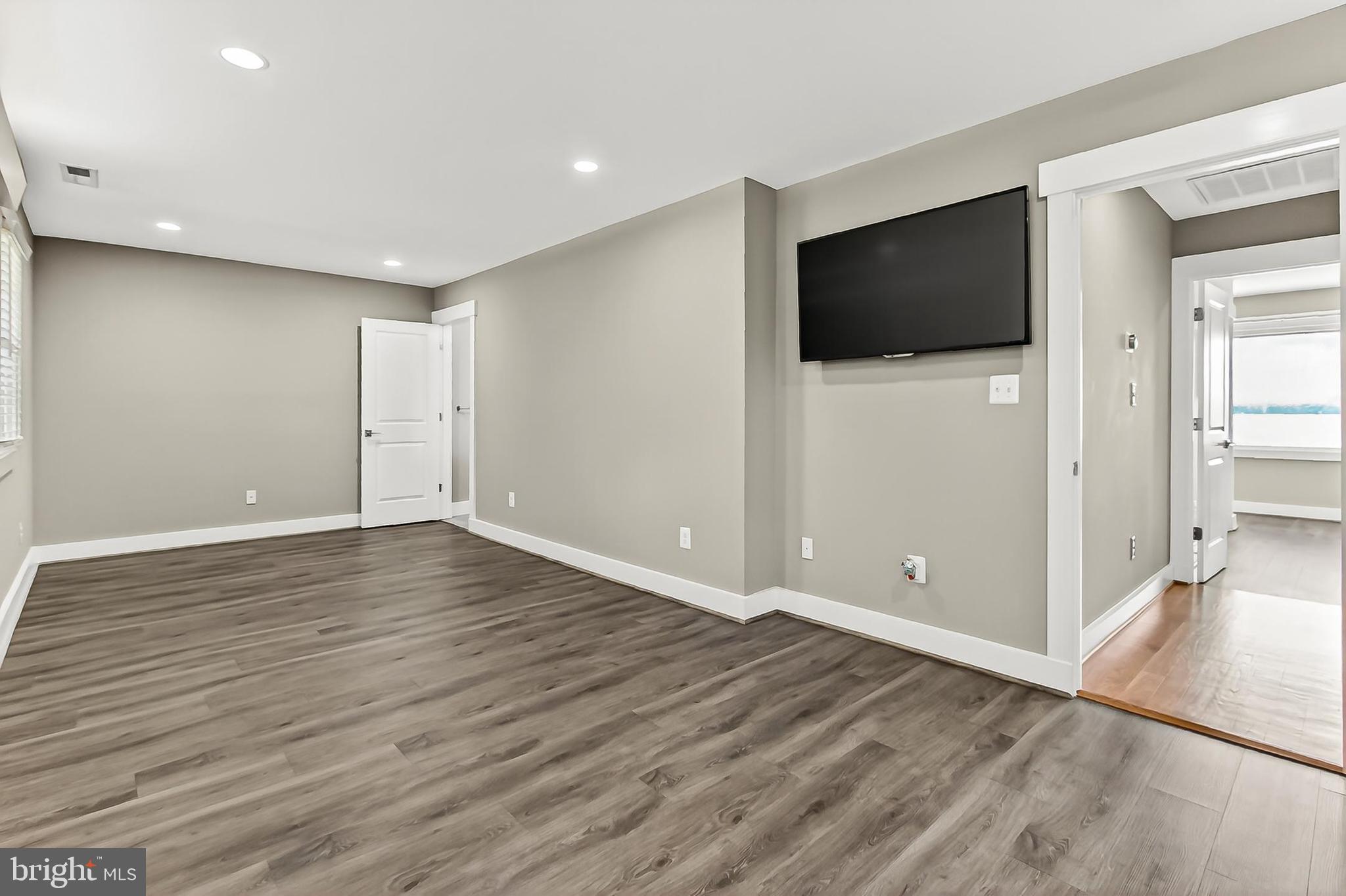 HALLOWING POINT RIVER ESTATES - Residential