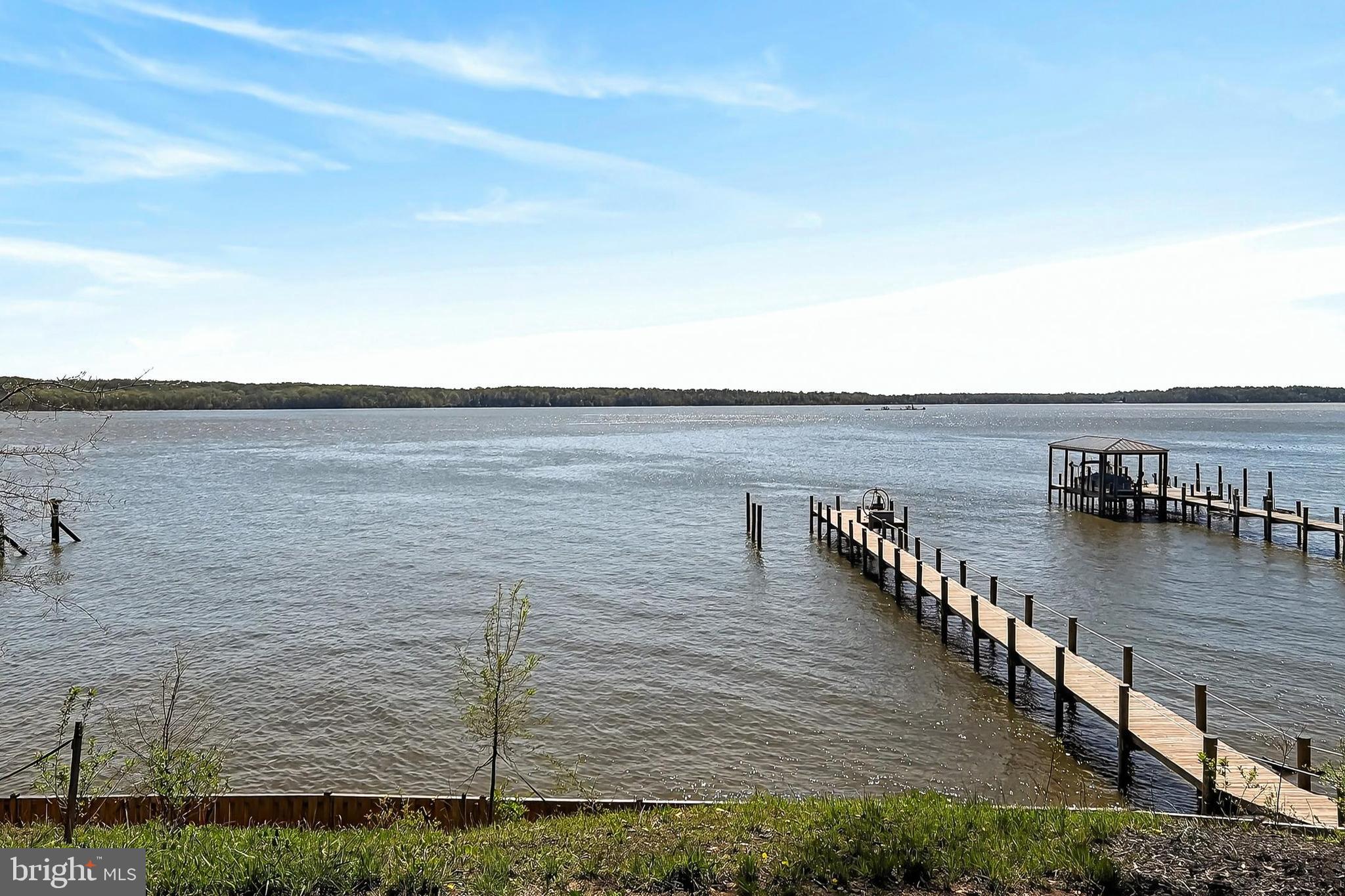 HALLOWING POINT RIVER ESTATES - Residential