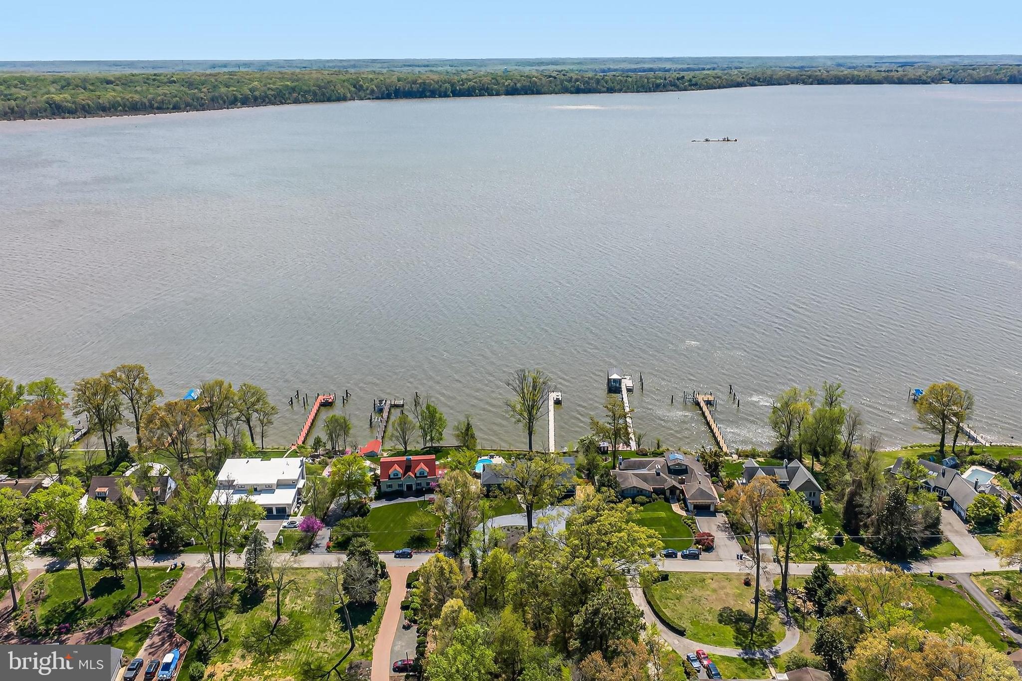 HALLOWING POINT RIVER ESTATES - Residential