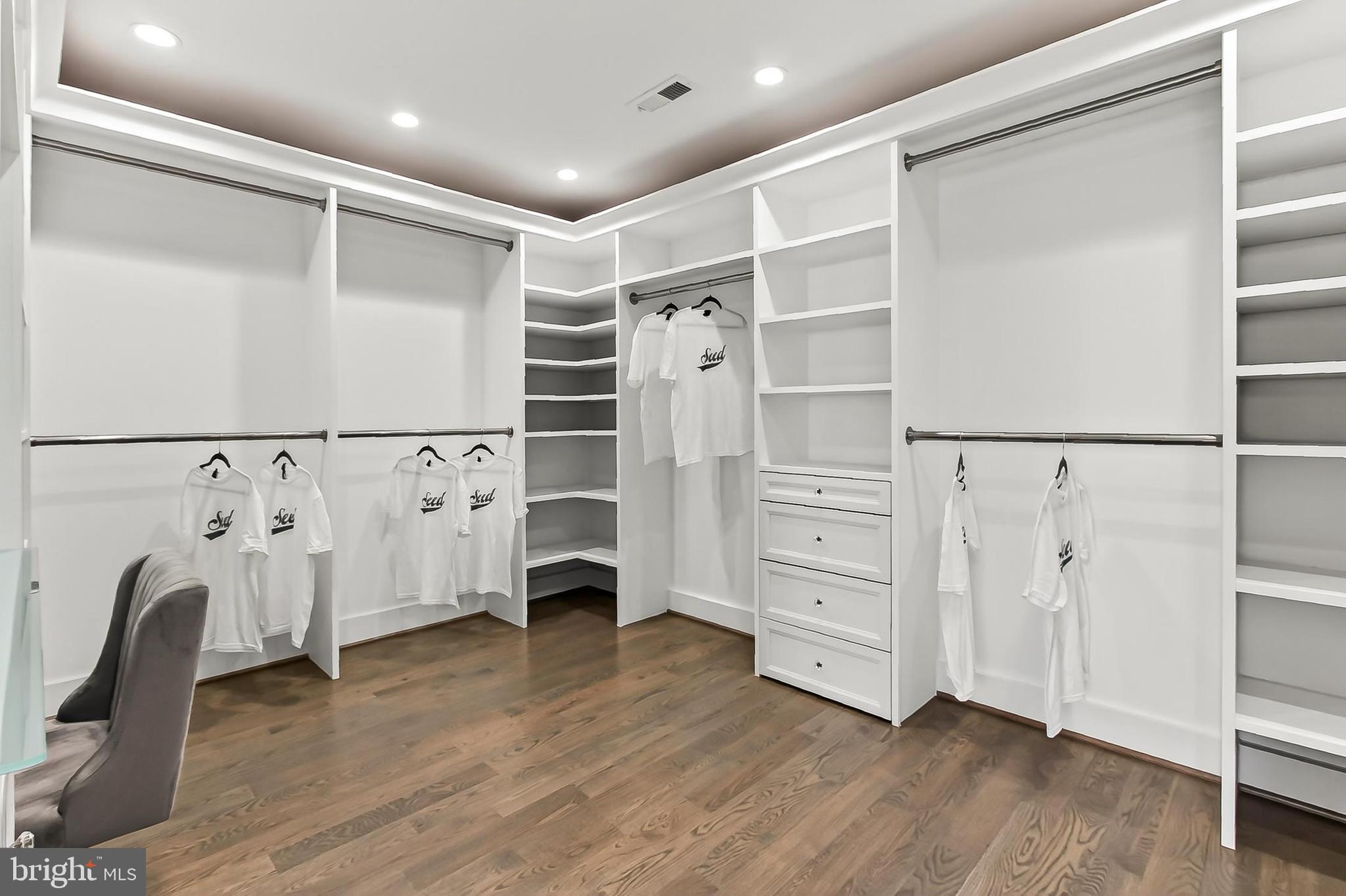 HALLOWING POINT RIVER ESTATES - Residential