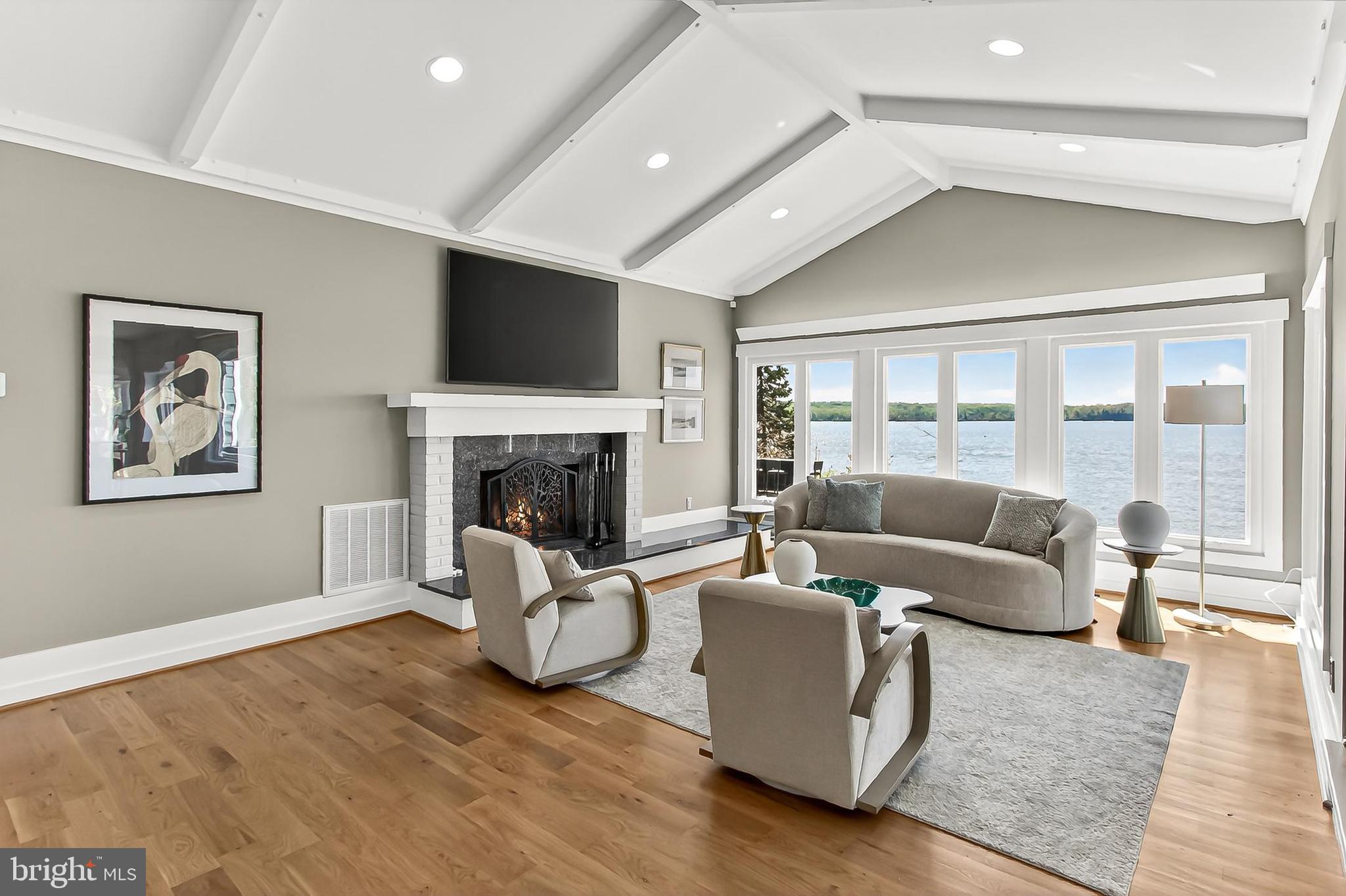 HALLOWING POINT RIVER ESTATES - Residential