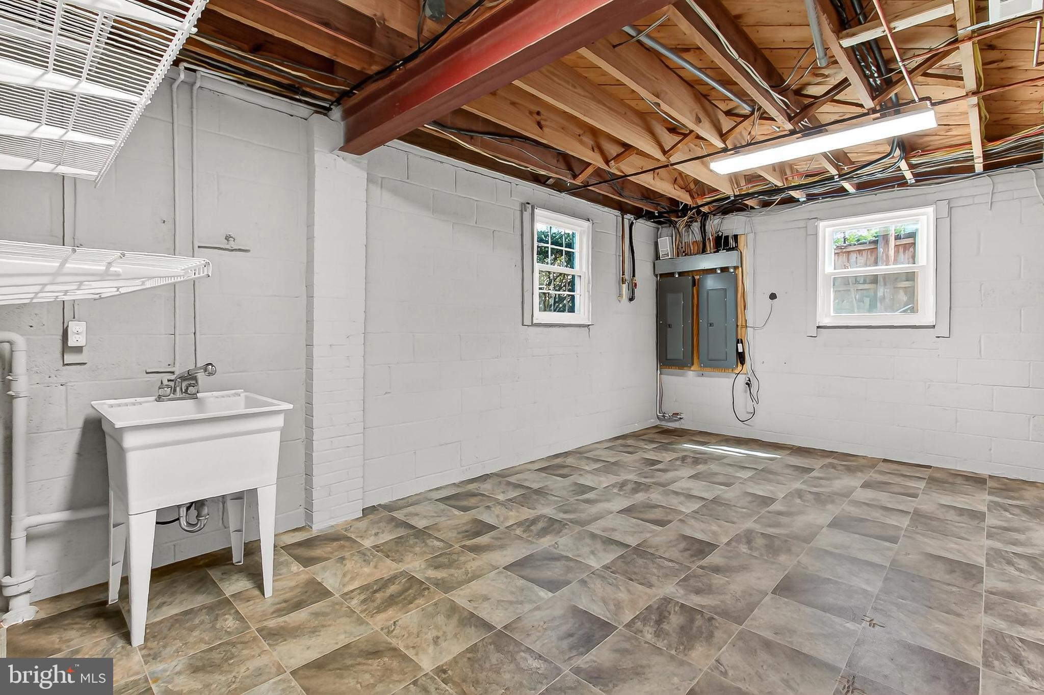 HALLOWING POINT RIVER ESTATES - Residential