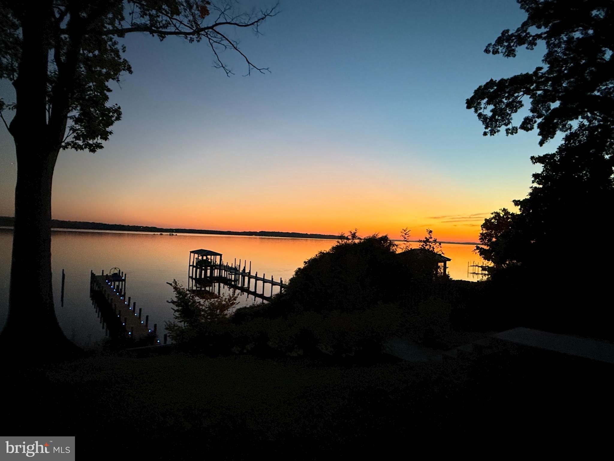 HALLOWING POINT RIVER ESTATES - Residential