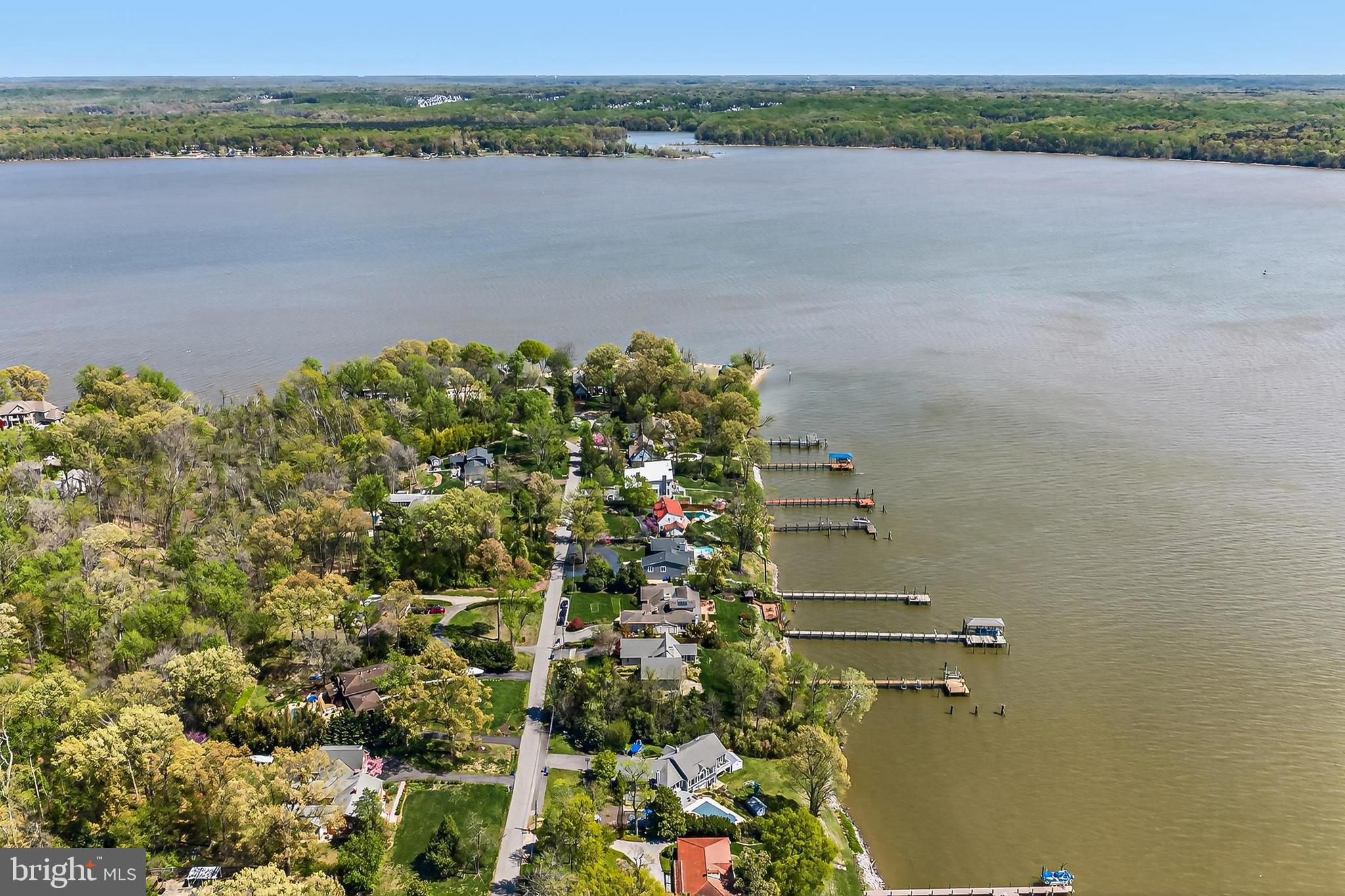 HALLOWING POINT RIVER ESTATES - Residential