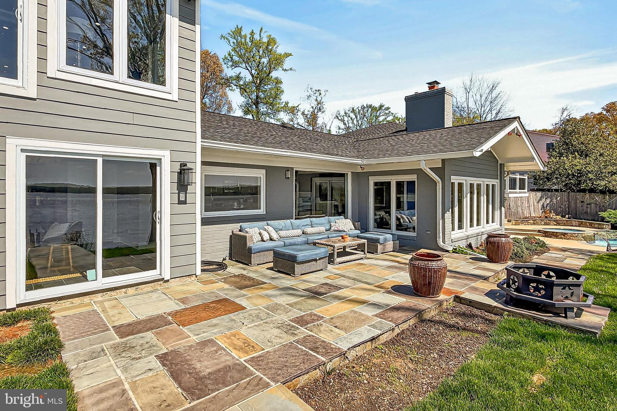 HALLOWING POINT RIVER ESTATES - Residential