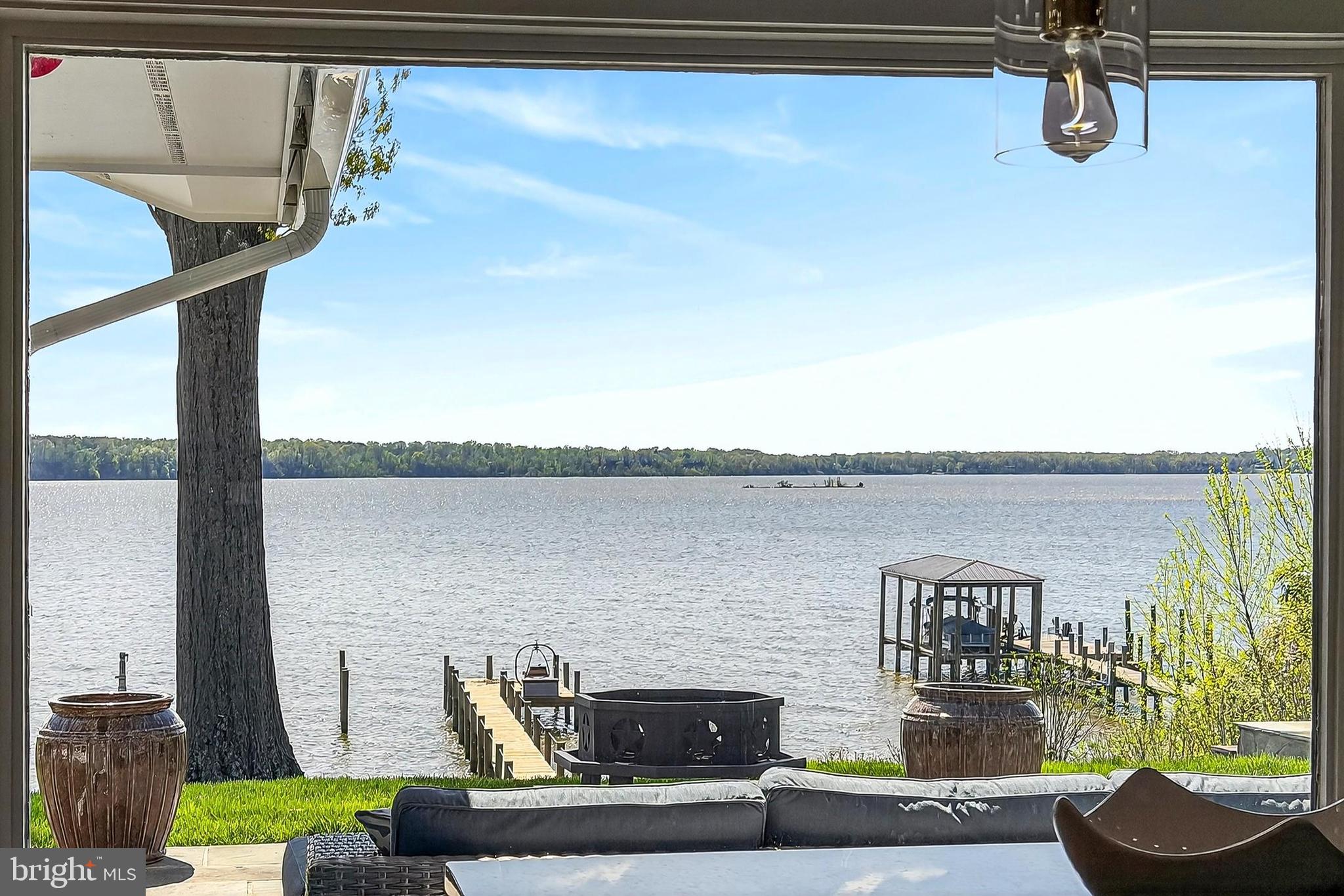 HALLOWING POINT RIVER ESTATES - Residential