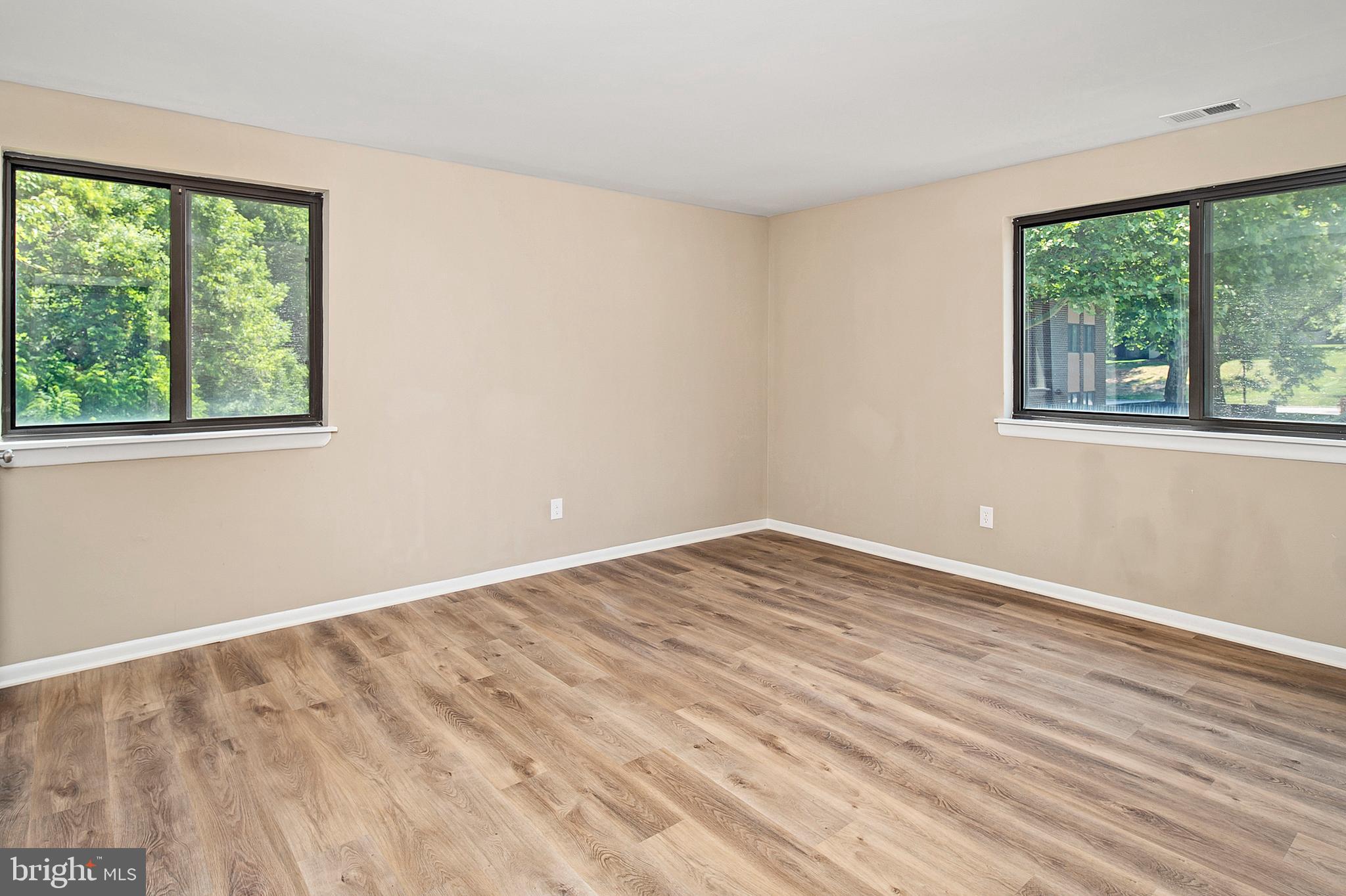 TREOVER CONDOMINIUM - Residential Lease