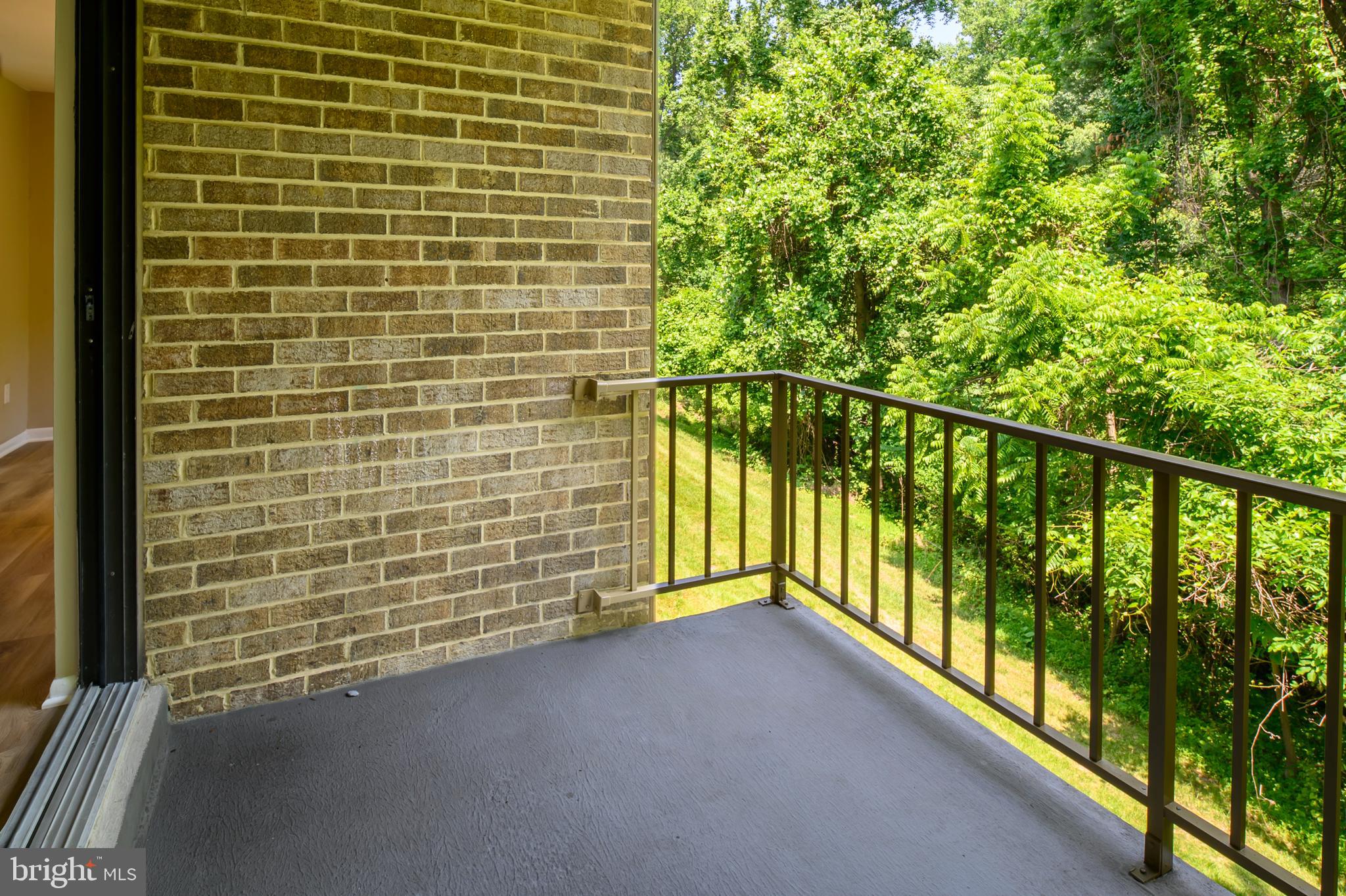 TREOVER CONDOMINIUM - Residential Lease