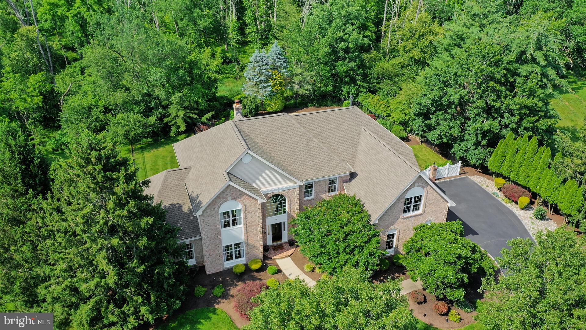 24 MONTFORT DRIVE