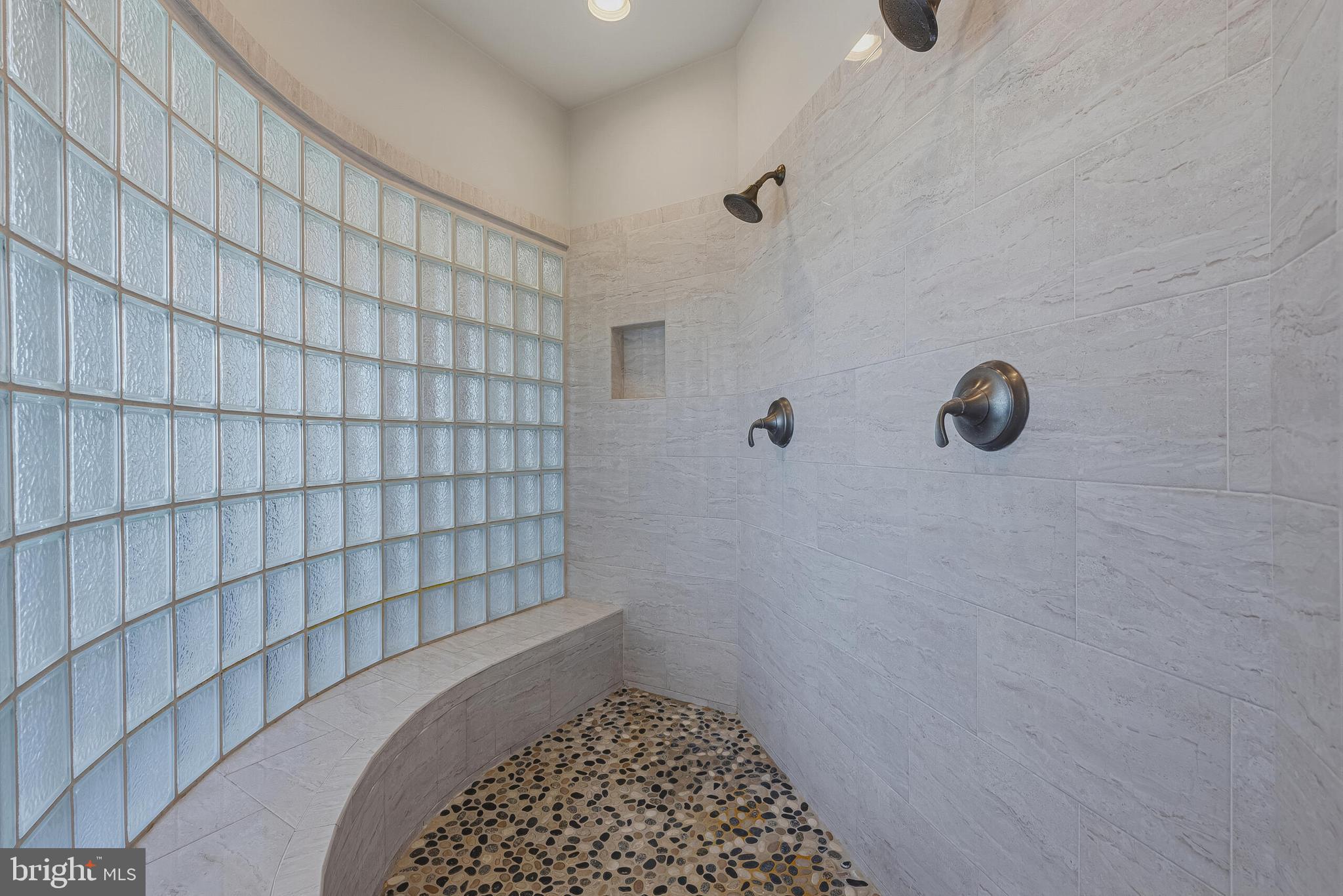 FALCONAIRE - Residential