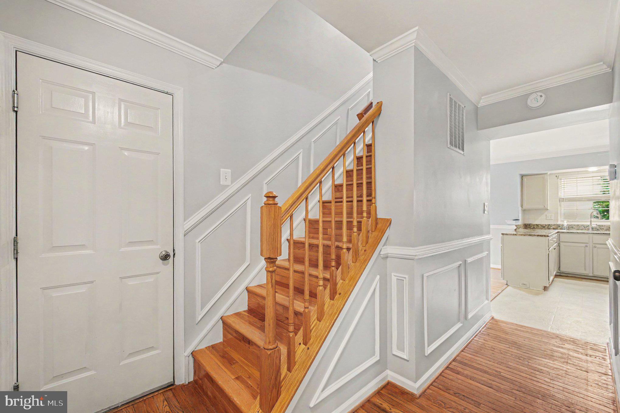 9 HUNTER TRAIL