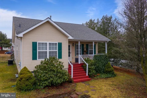 100 Deer Hill Court, Stephens City, VA MLS: VAFV2044682