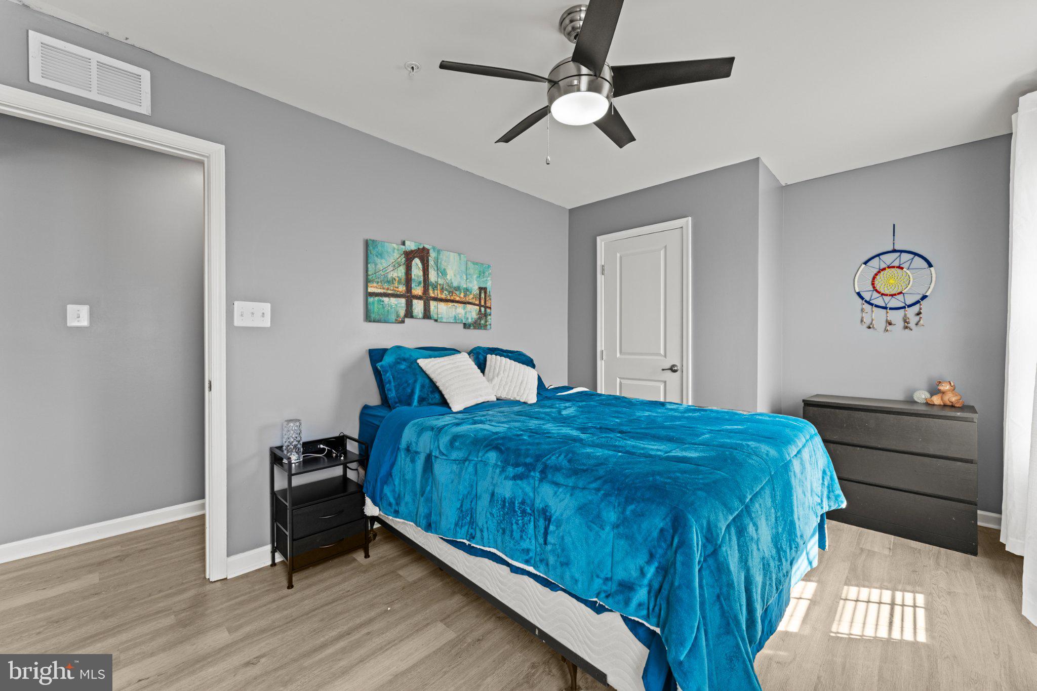 BRENTWOOD - Residential