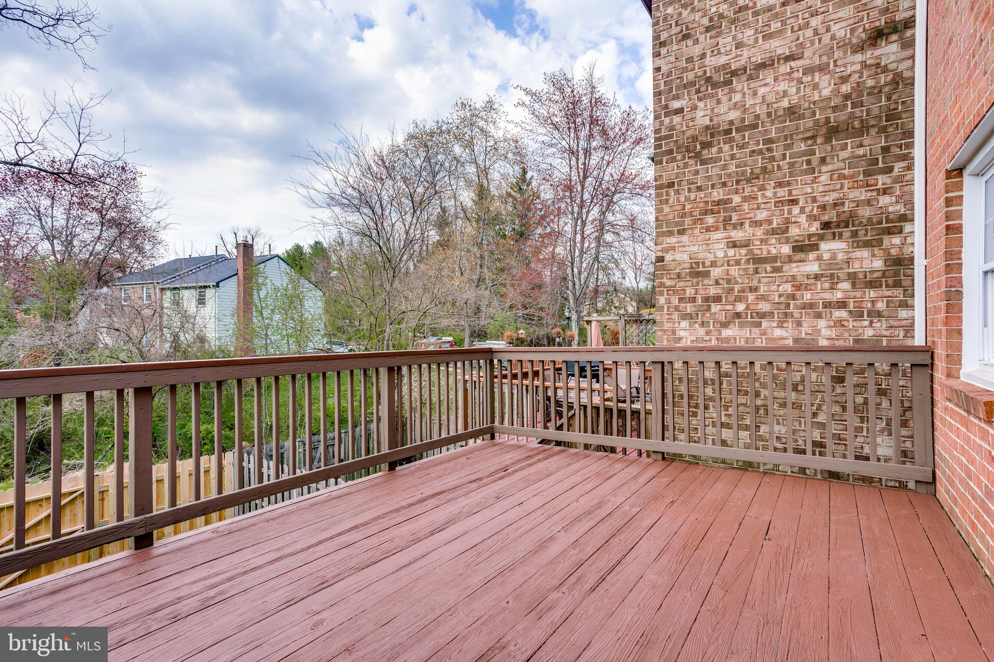 VILLAGE OF LONG REACH - Residential