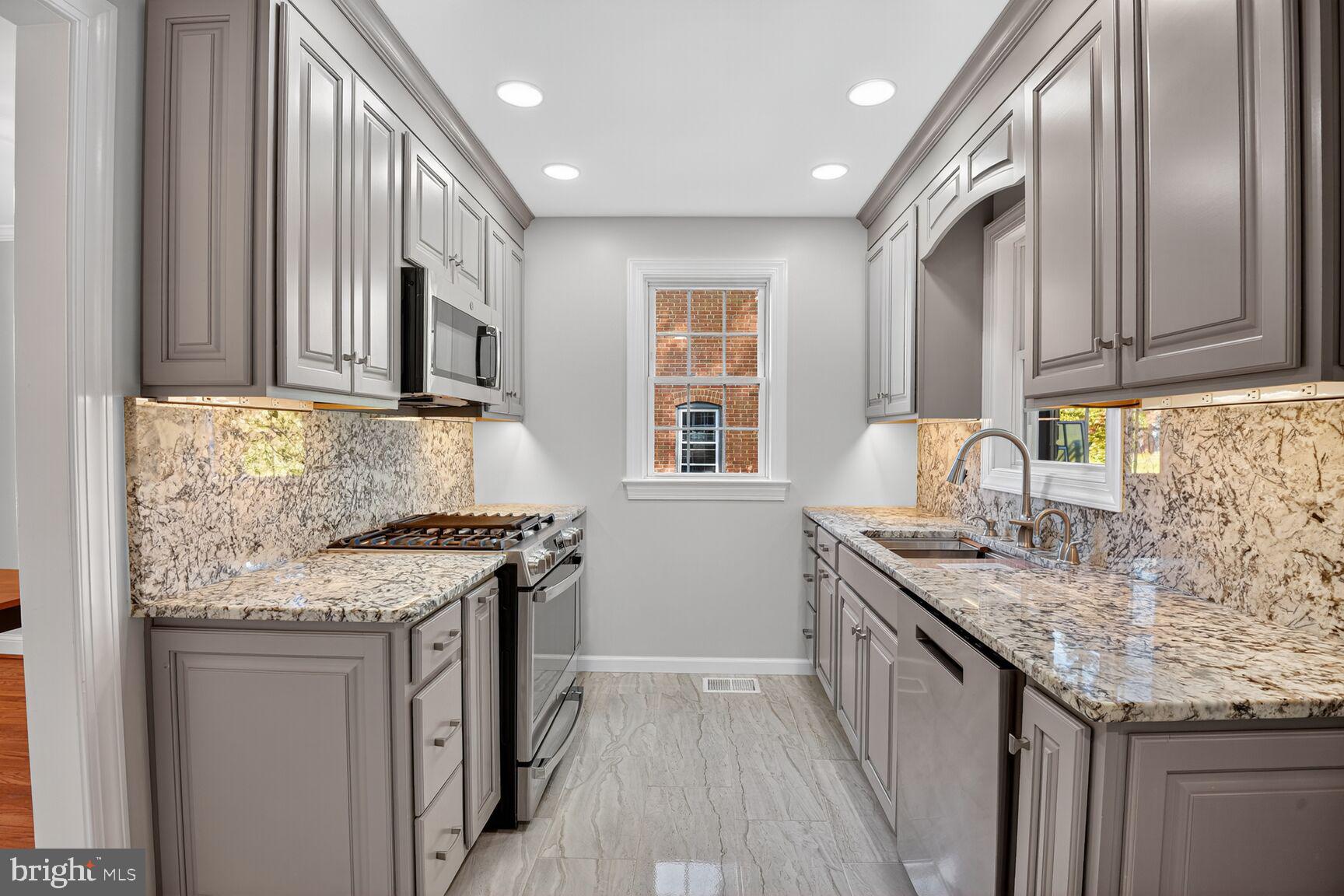 WOODMOOR - Residential