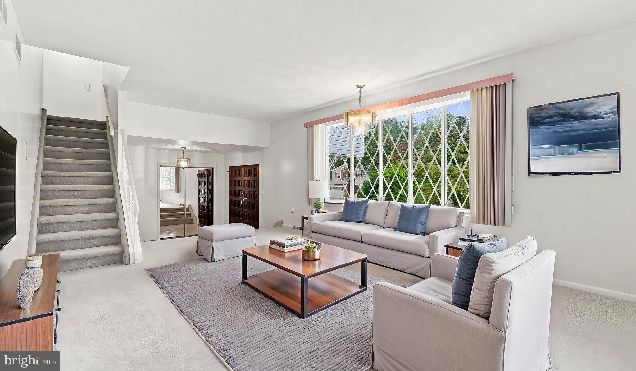 1351 CLOVER LANE