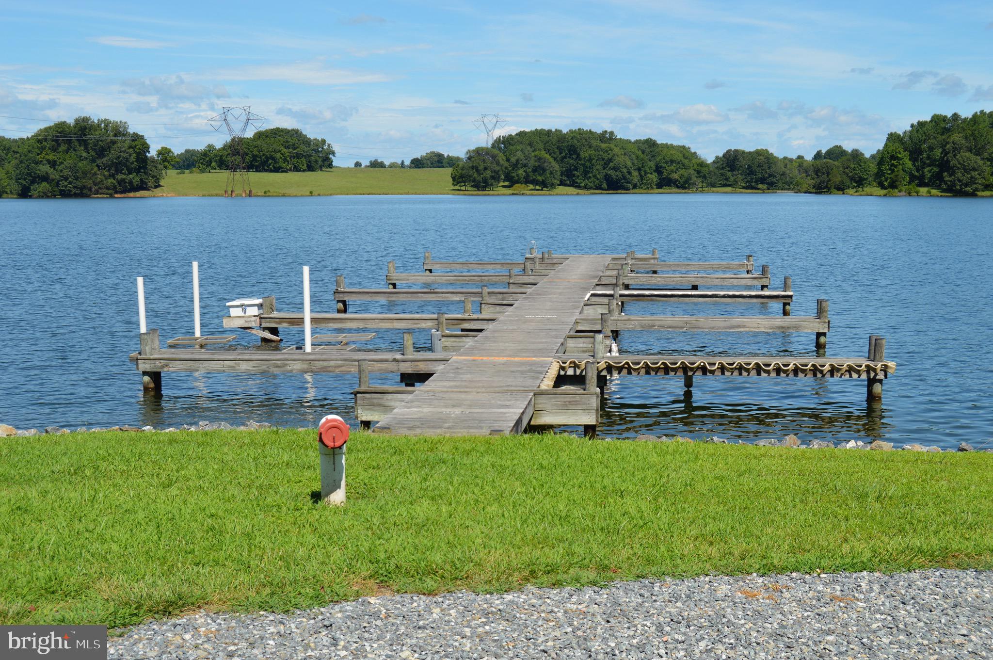 CUCKOO'S NEST - Land