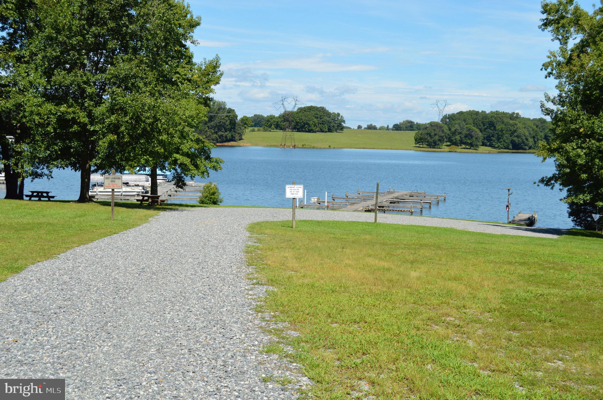 CUCKOO'S NEST - Land