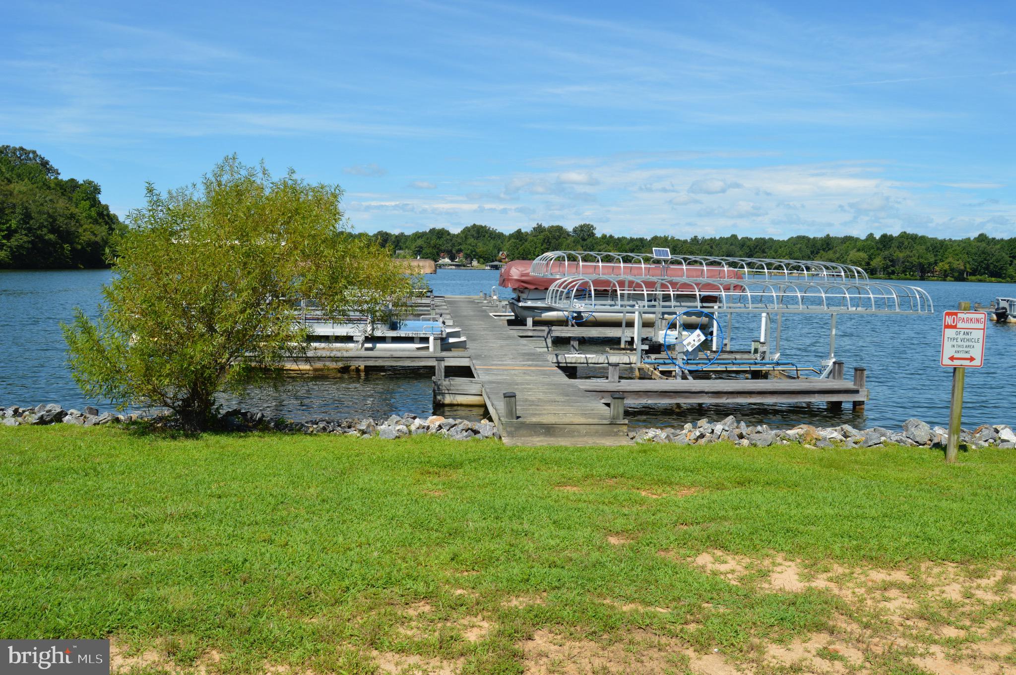 CUCKOO'S NEST - Land