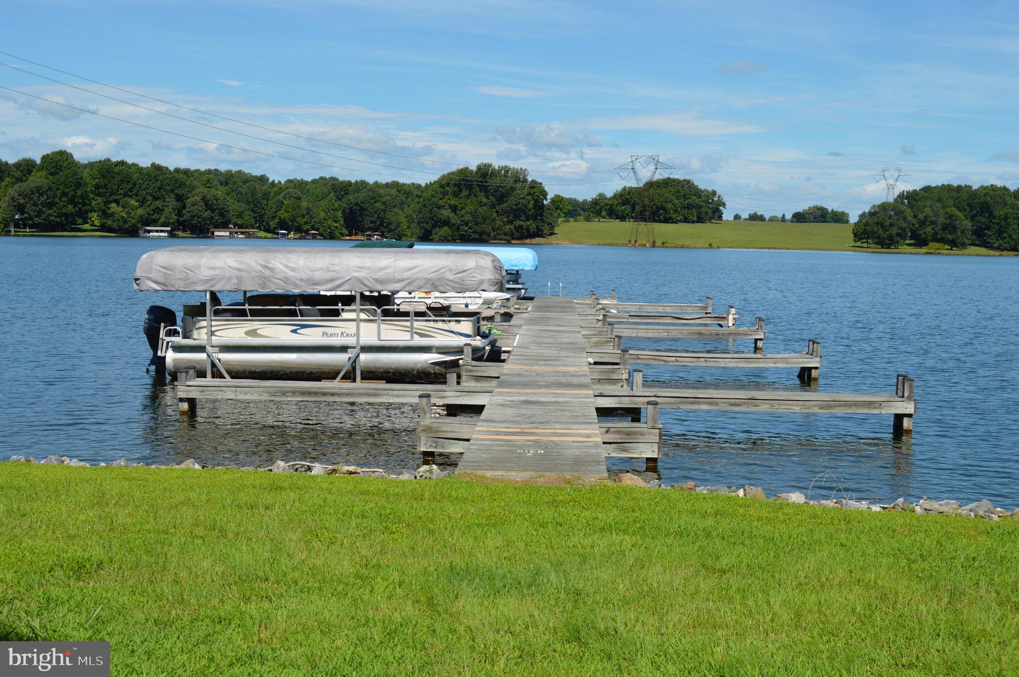 CUCKOO'S NEST - Land