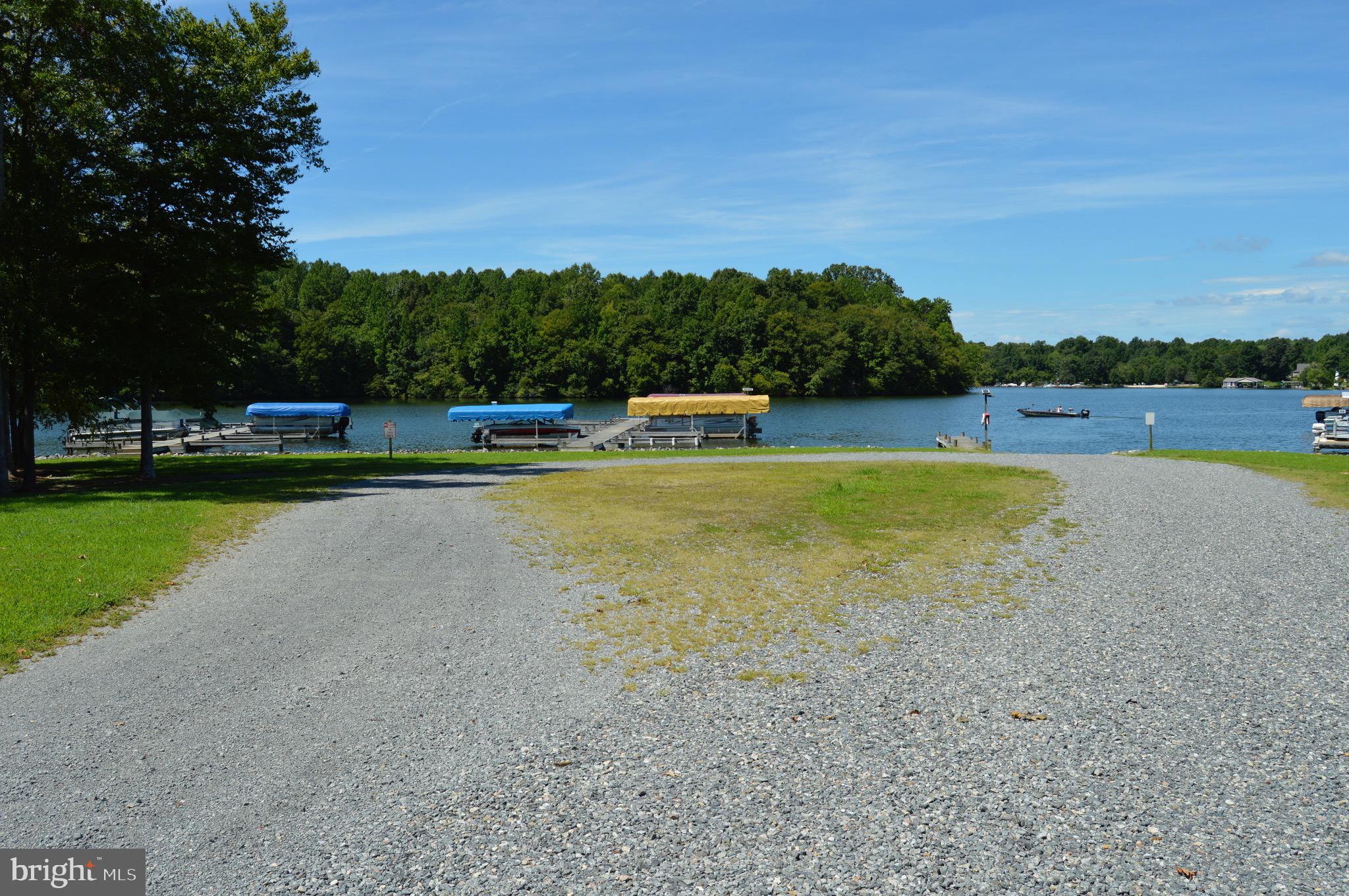 CUCKOO'S NEST - Land