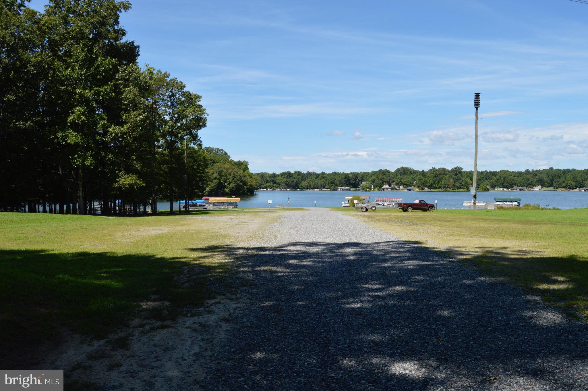 CUCKOO'S NEST - Land