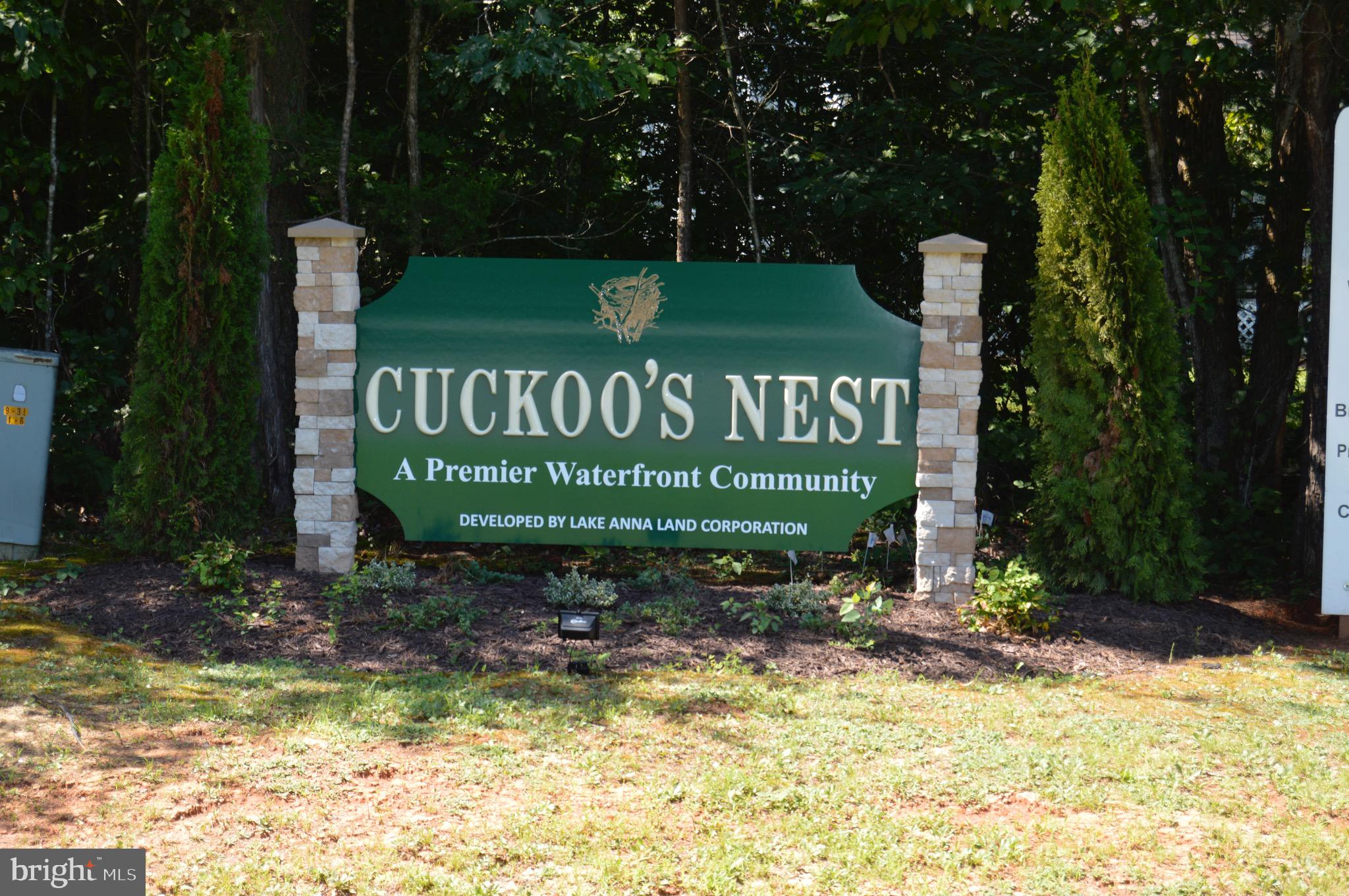 CUCKOO'S NEST - Land