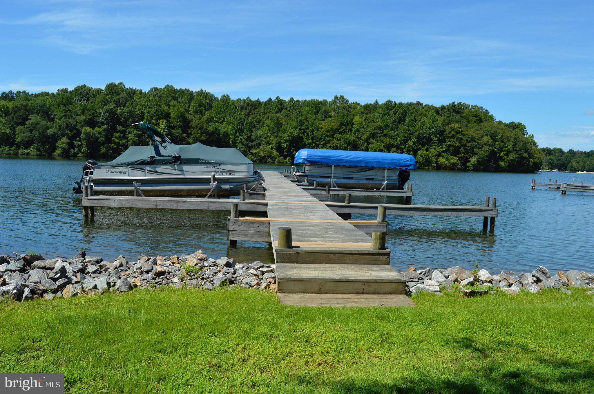 CUCKOO'S NEST - Land