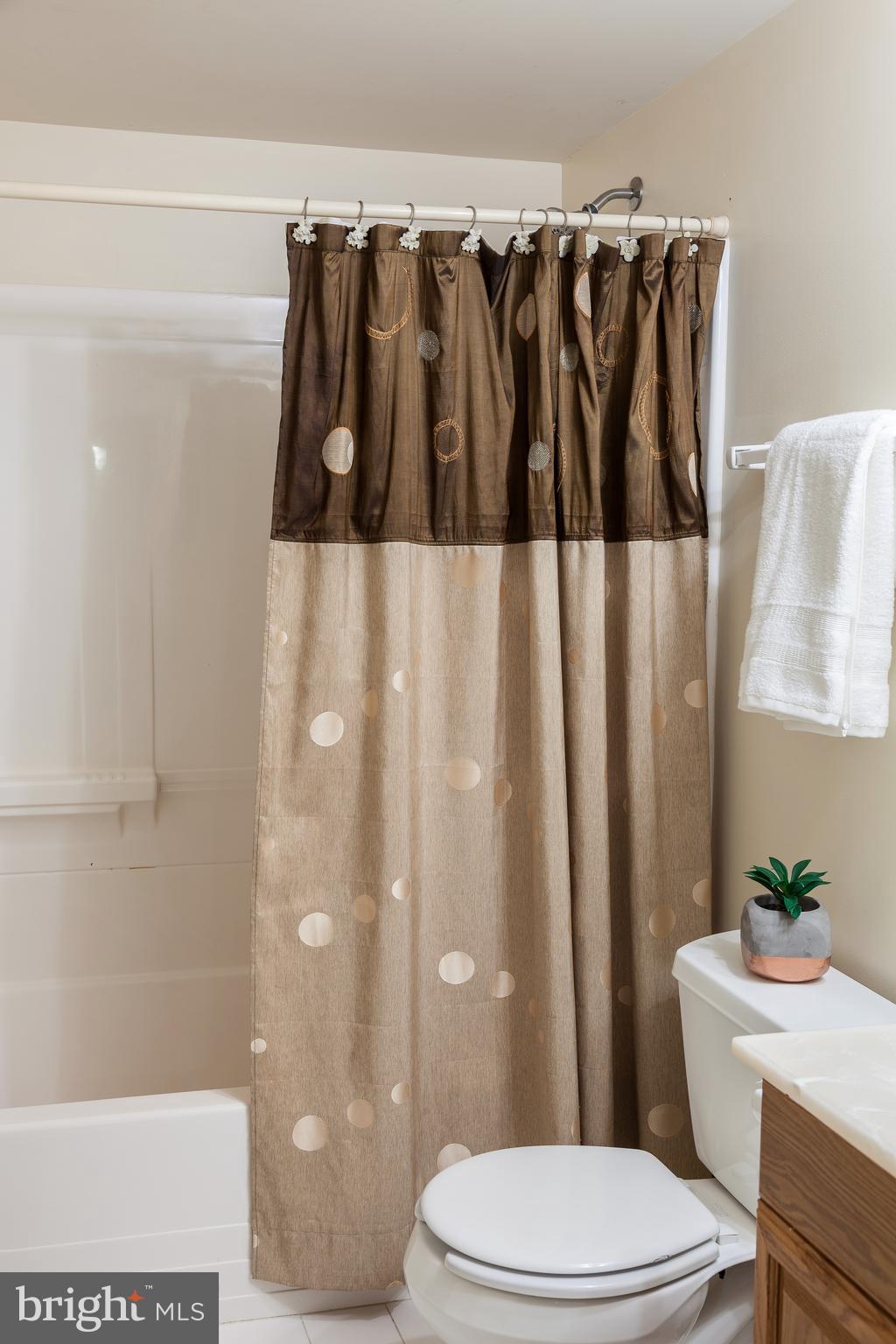 SCHOOLERS POND - Residential