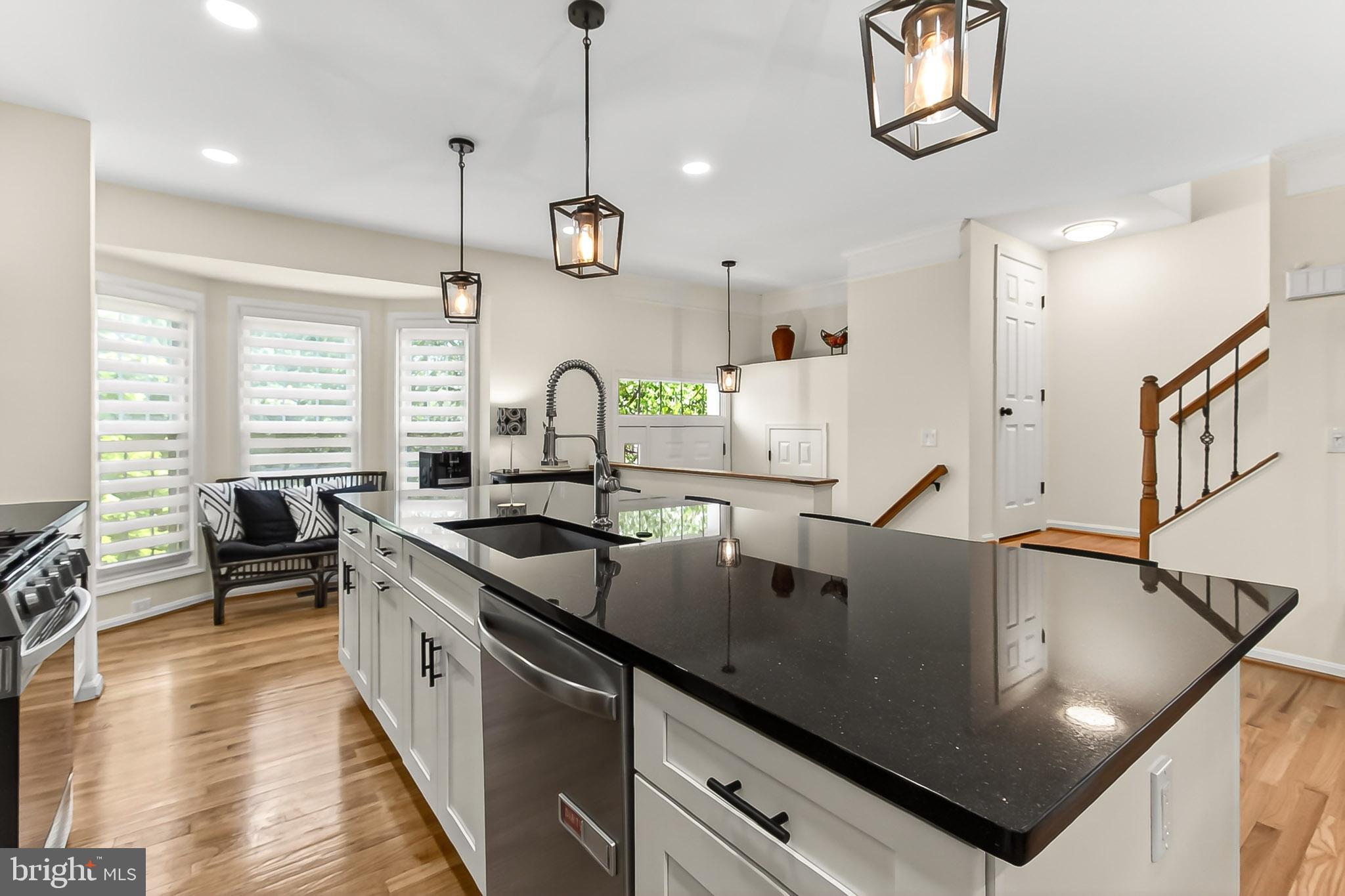 ASHBURN VILLAGE - Residential