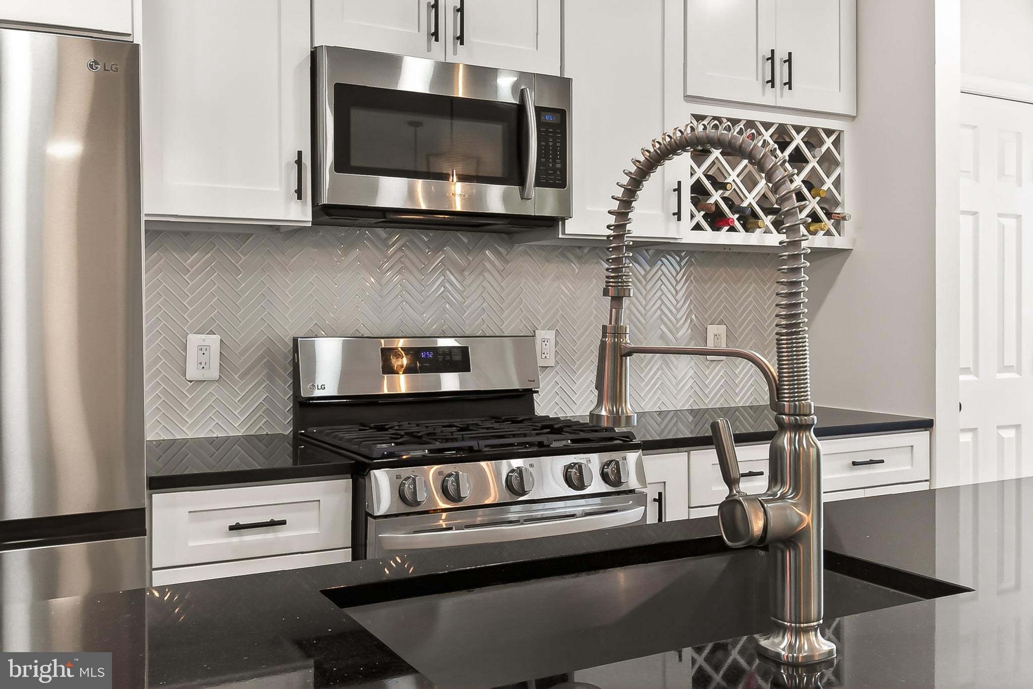 ASHBURN VILLAGE - Residential