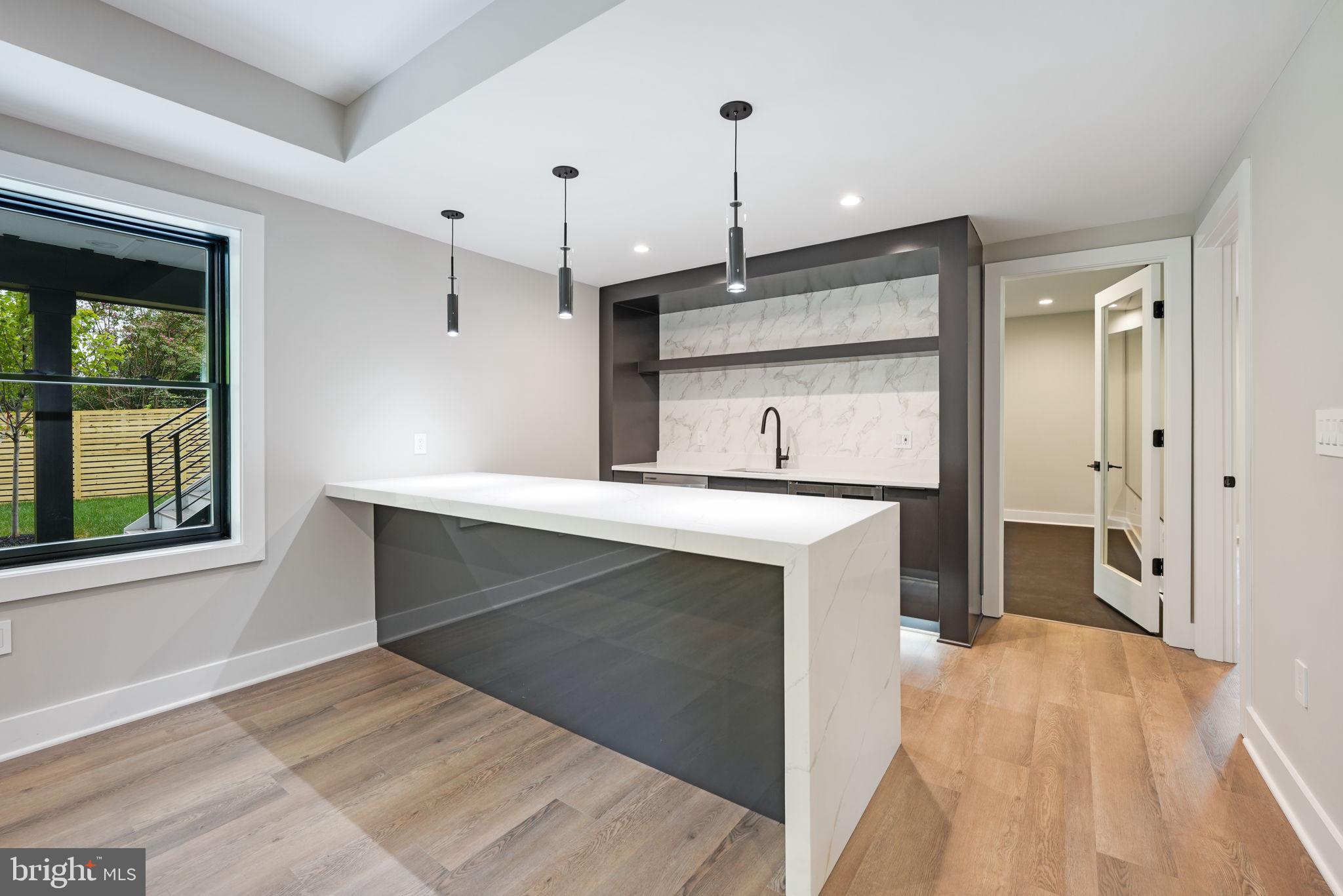 WESTHAMPTON - Residential