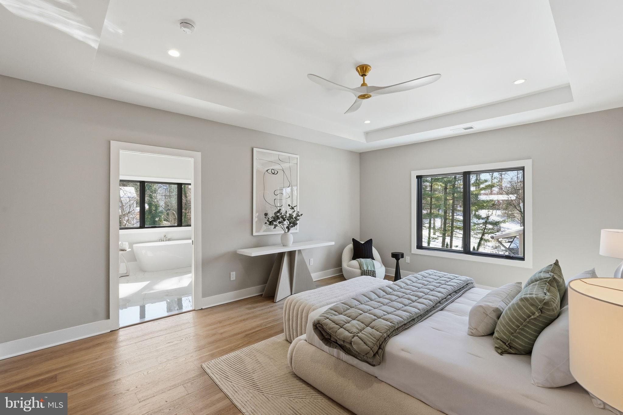 WESTHAMPTON - Residential