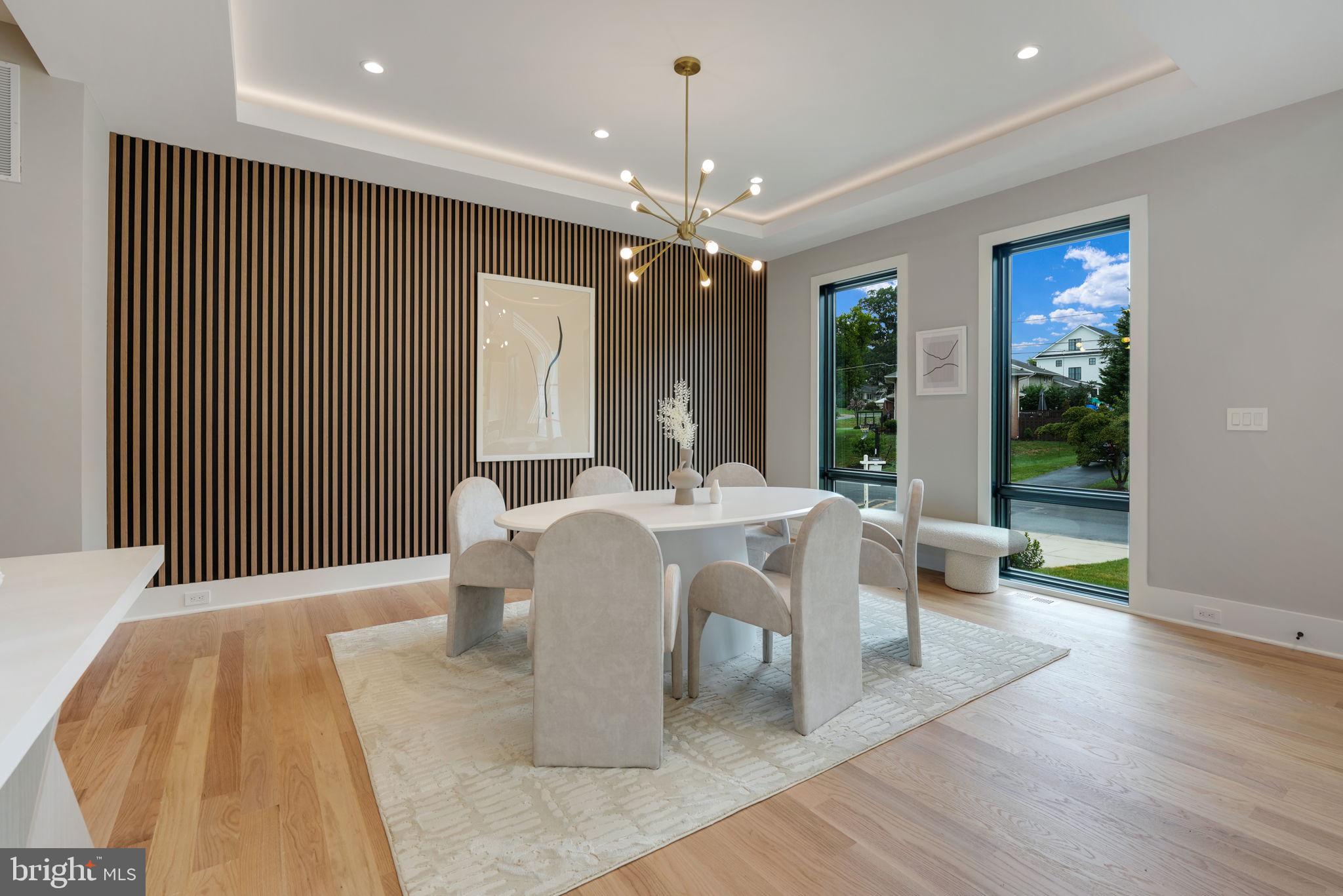 WESTHAMPTON - Residential