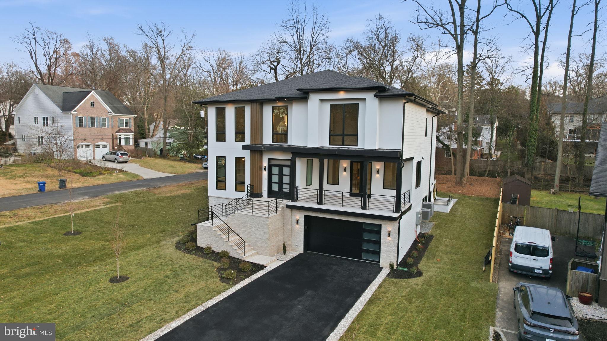 WESTHAMPTON - Residential