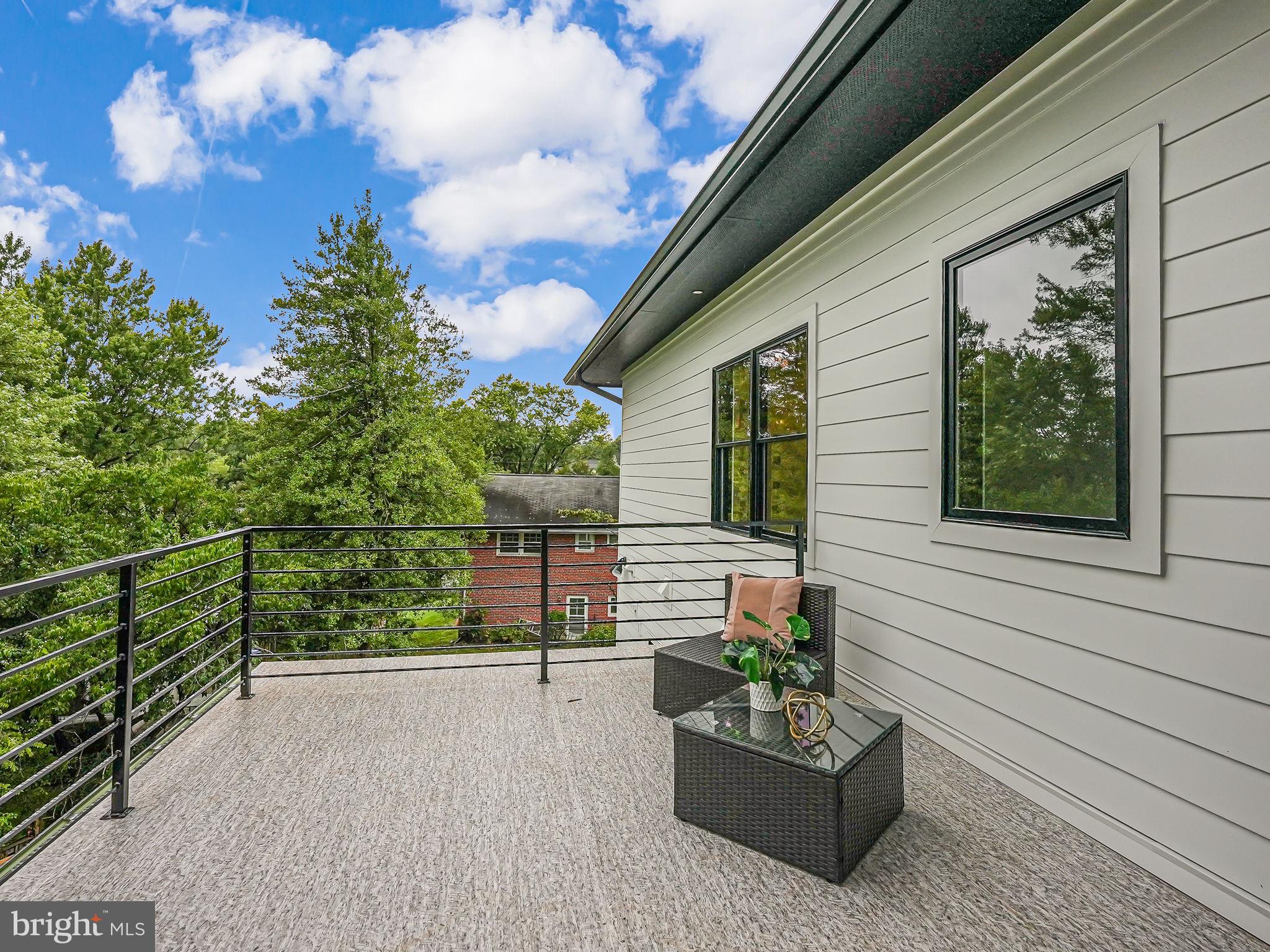 WESTHAMPTON - Residential