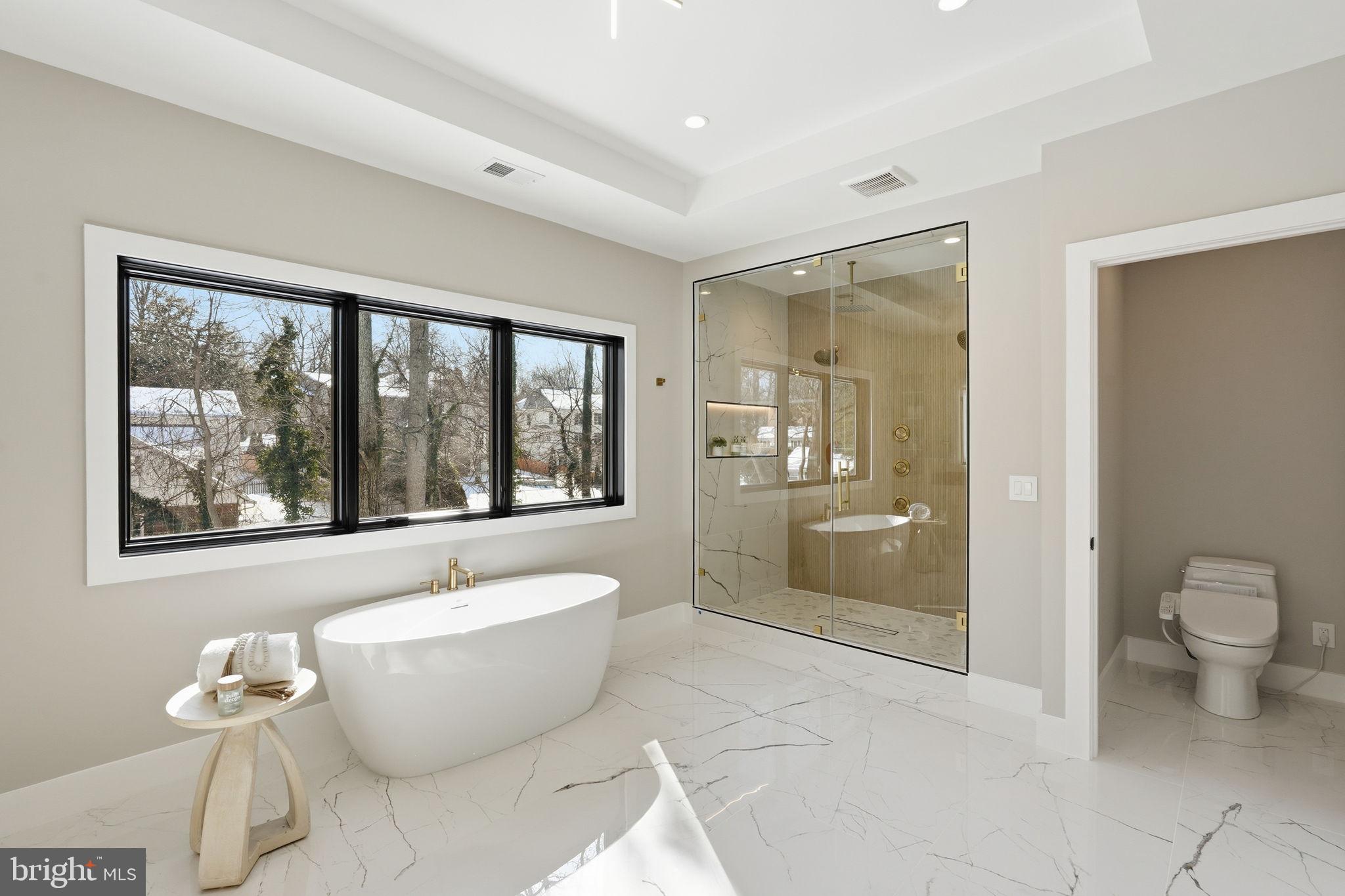 WESTHAMPTON - Residential