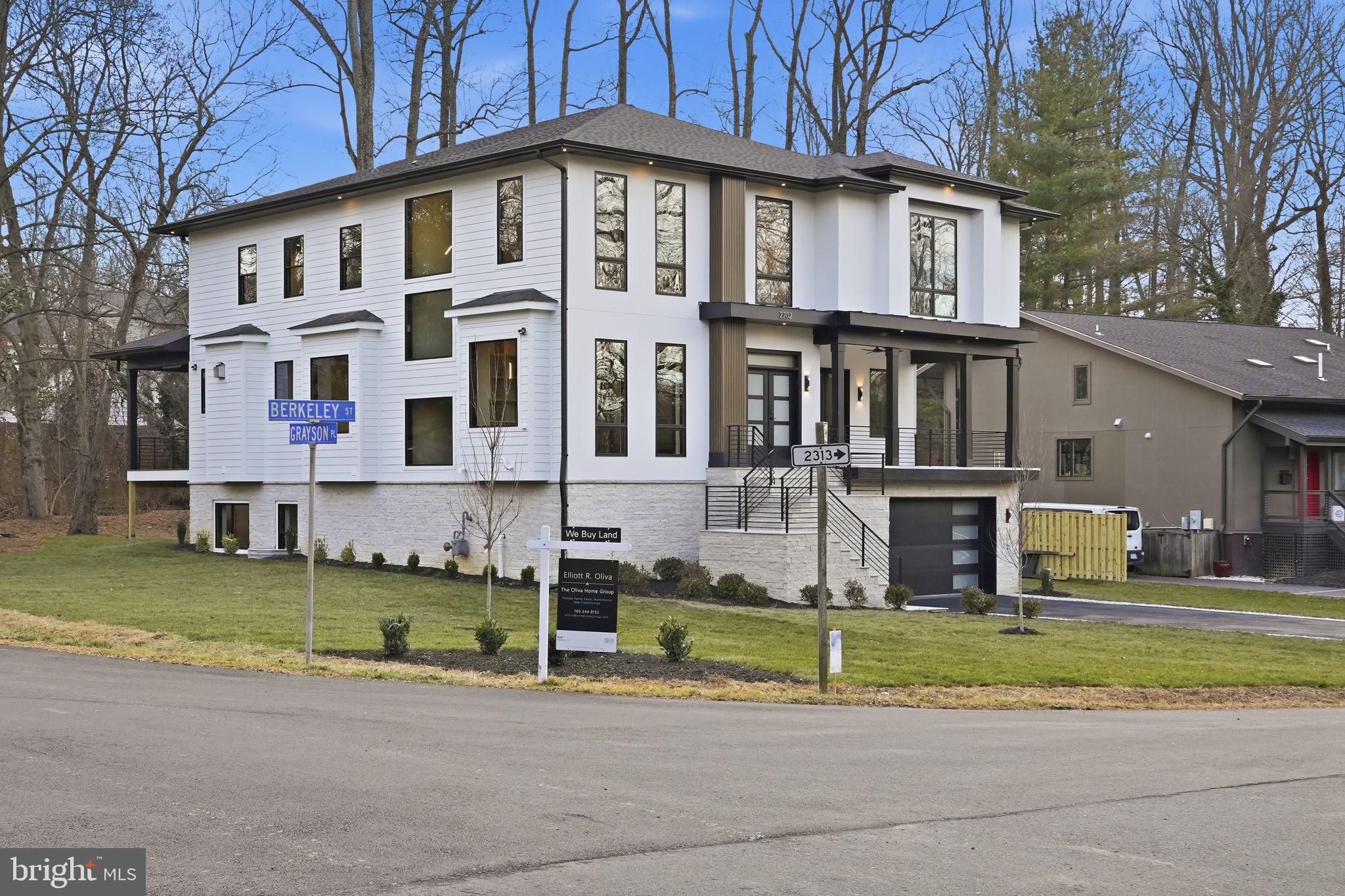 WESTHAMPTON - Residential