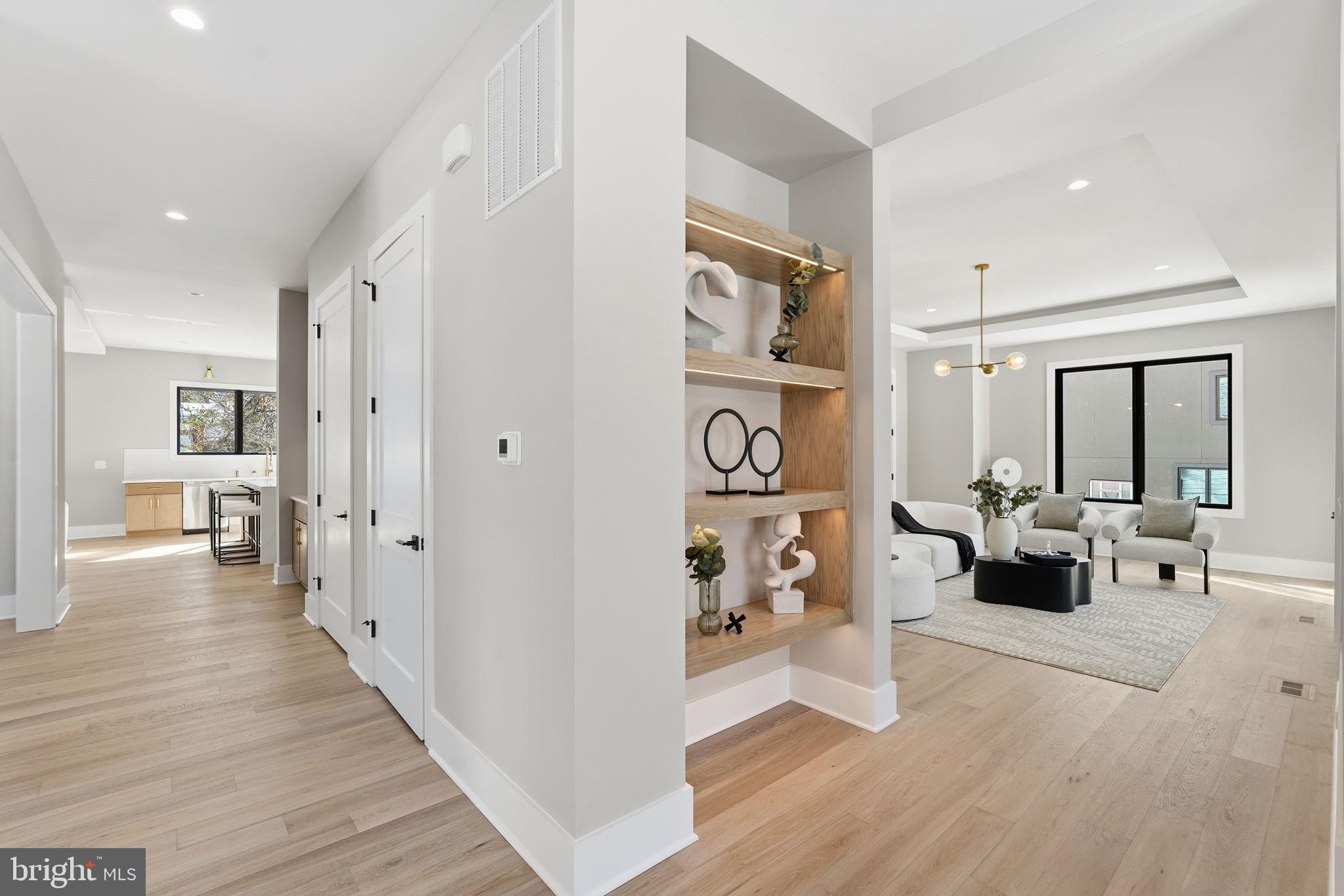 WESTHAMPTON - Residential