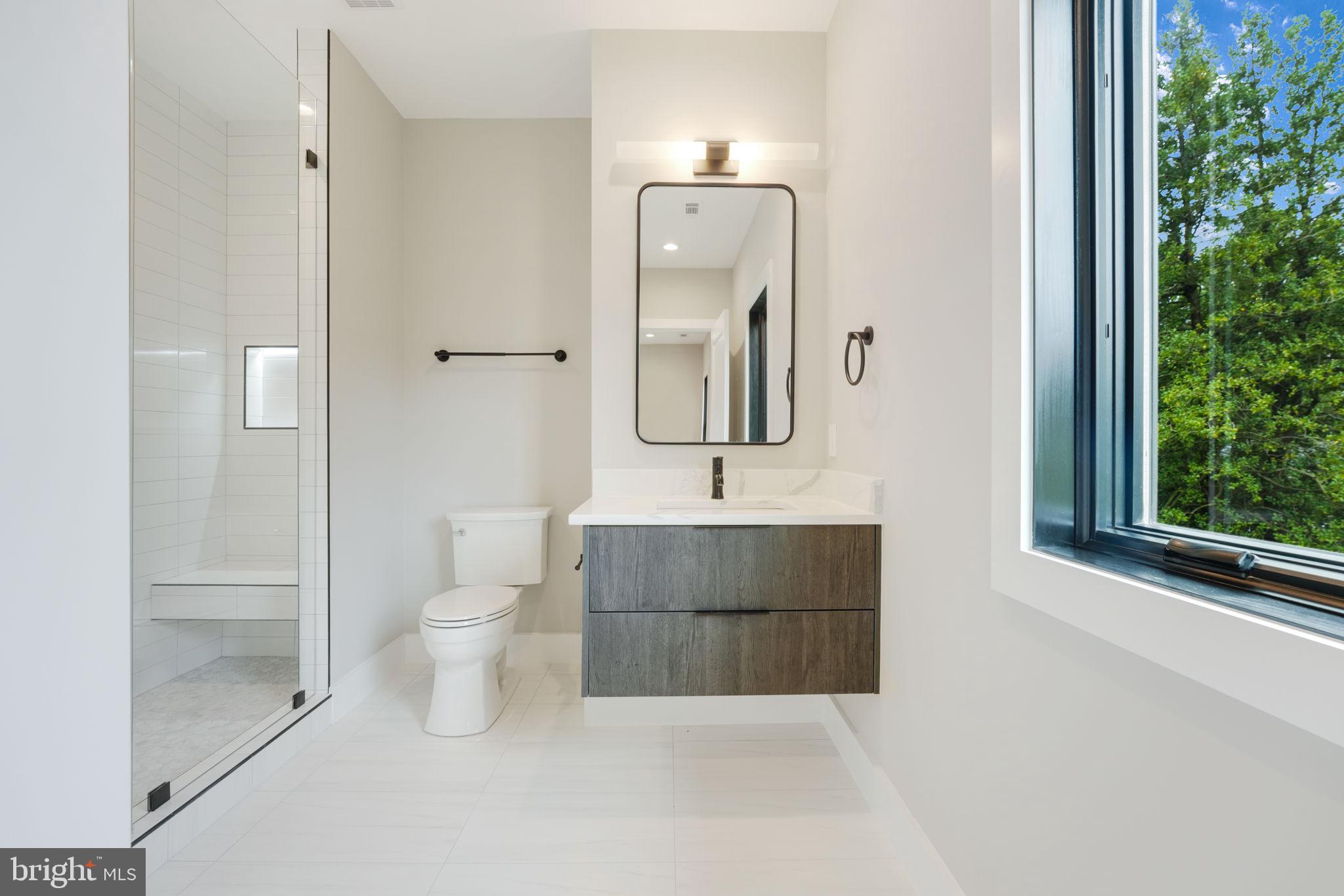 WESTHAMPTON - Residential