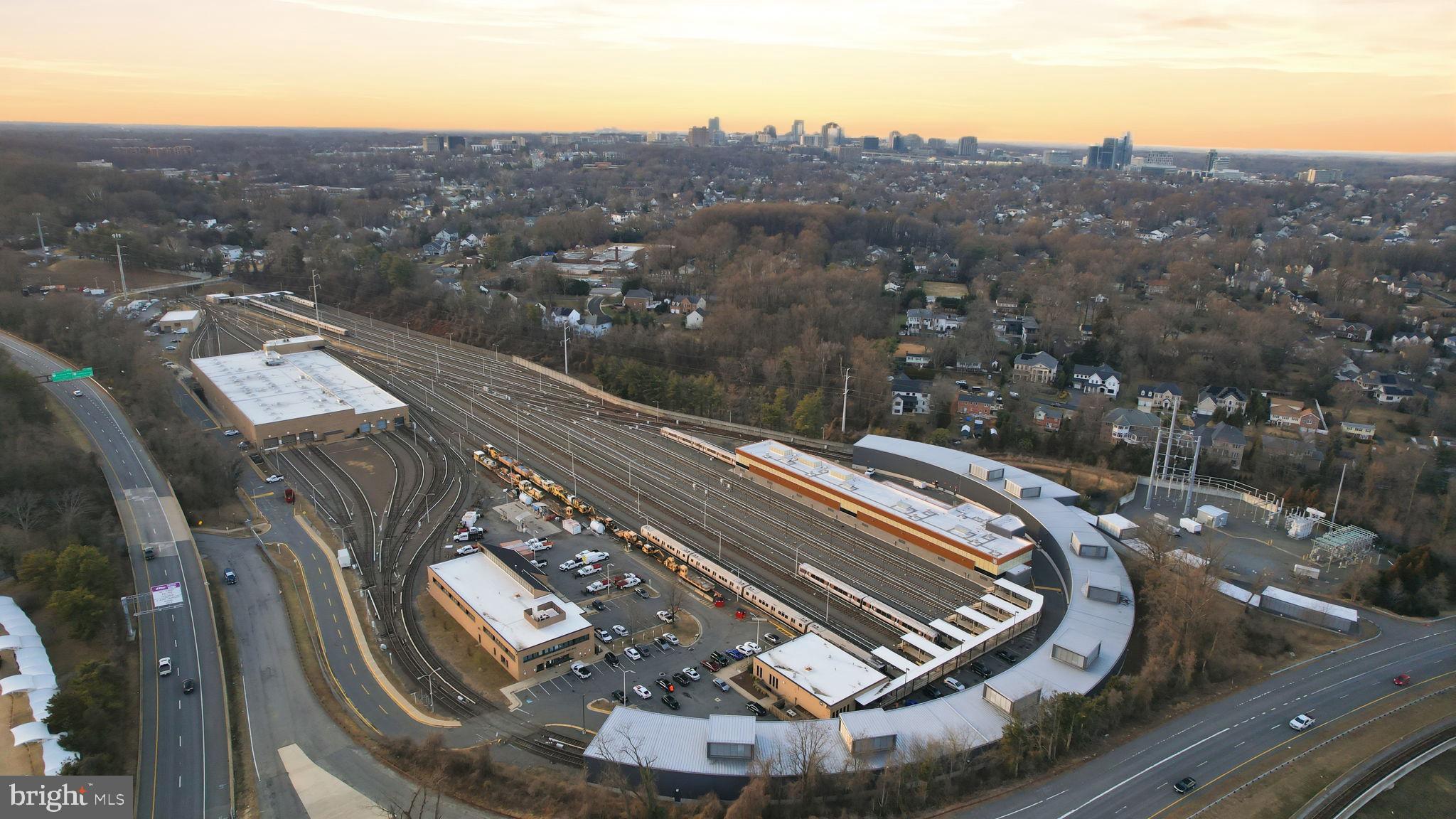 WESTHAMPTON - Residential