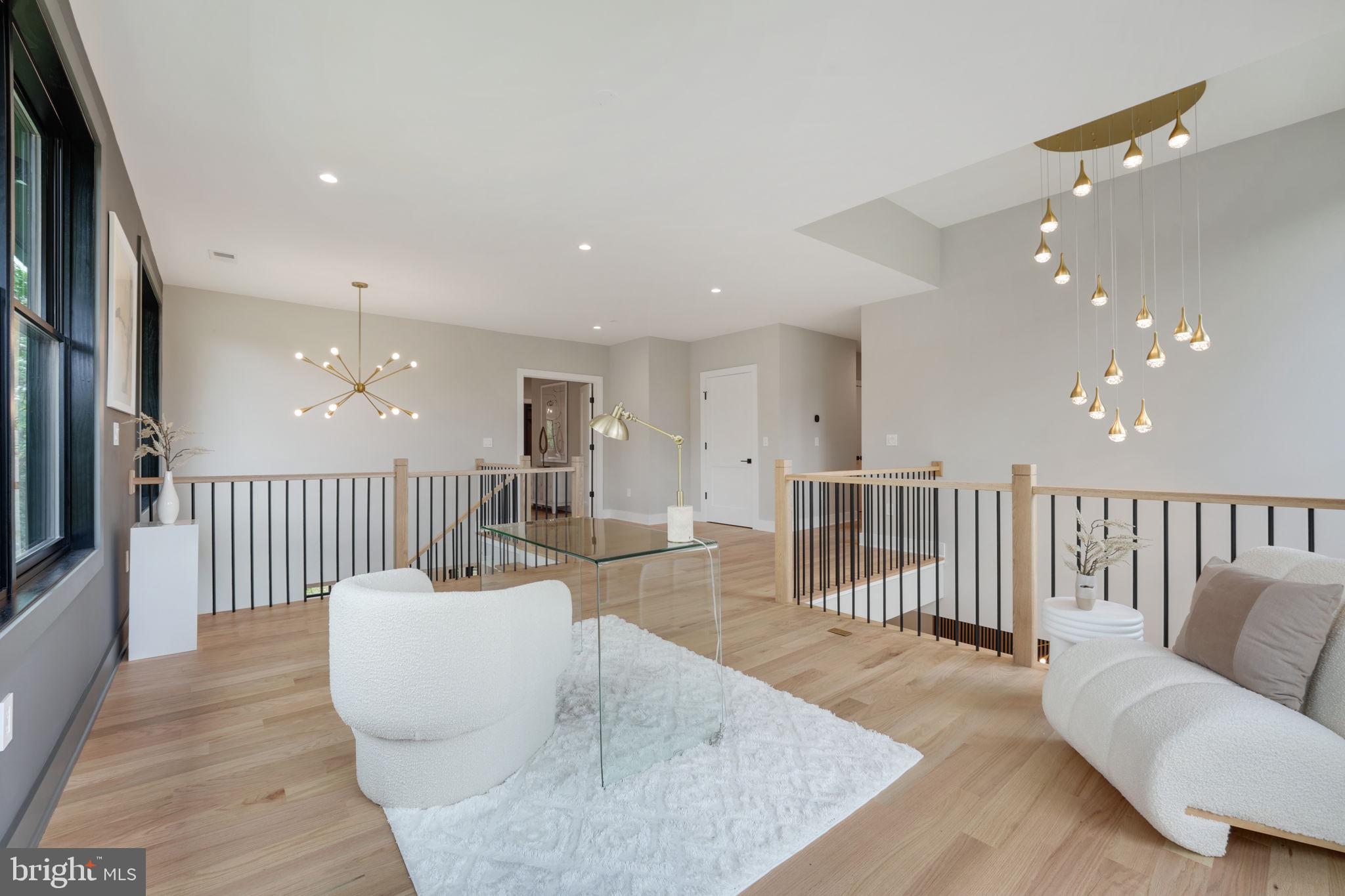 WESTHAMPTON - Residential